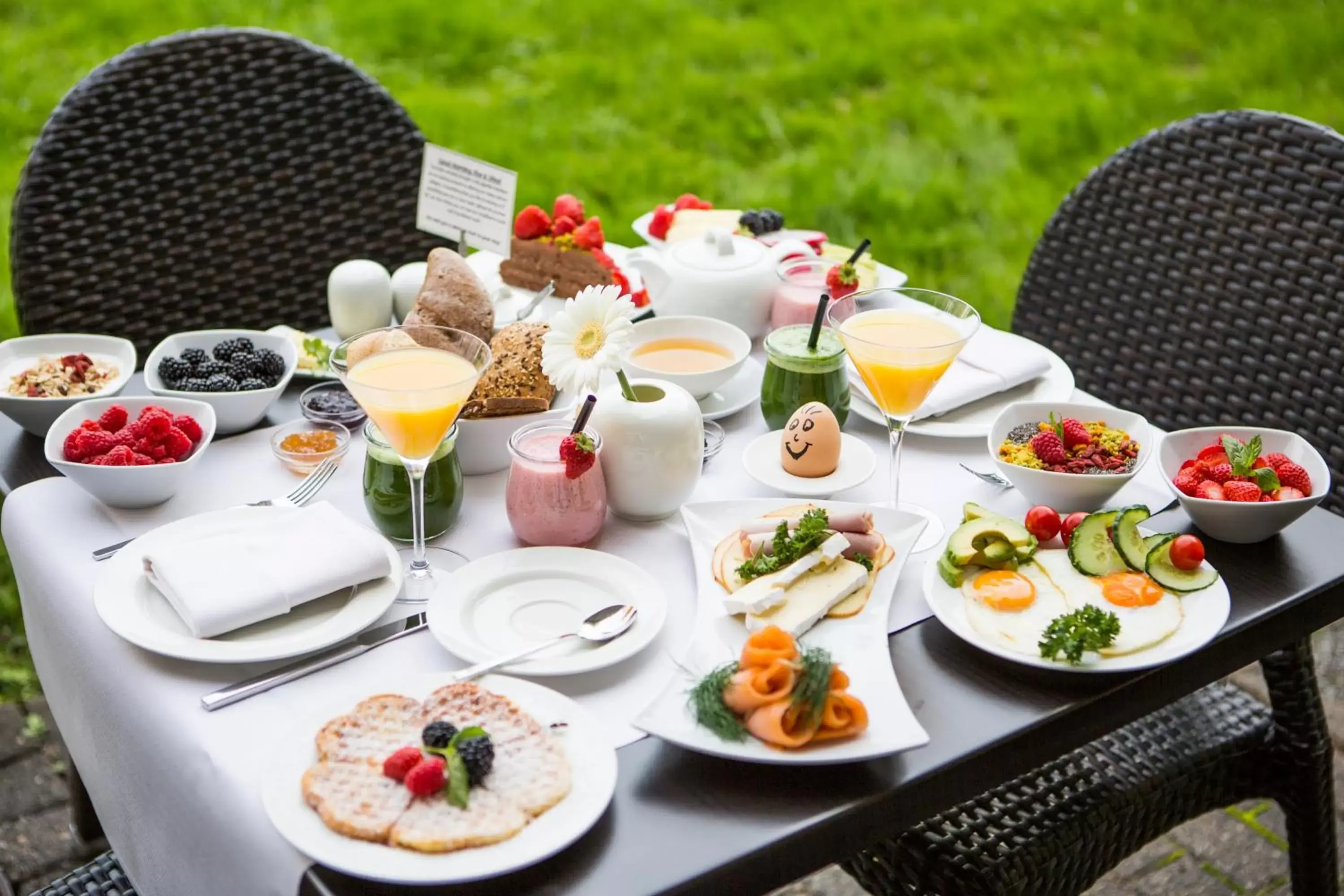 Food and drinks, Breakfast in Auszeit Hotel Düsseldorf - das Frühstückshotel - Partner of SORAT Hotels