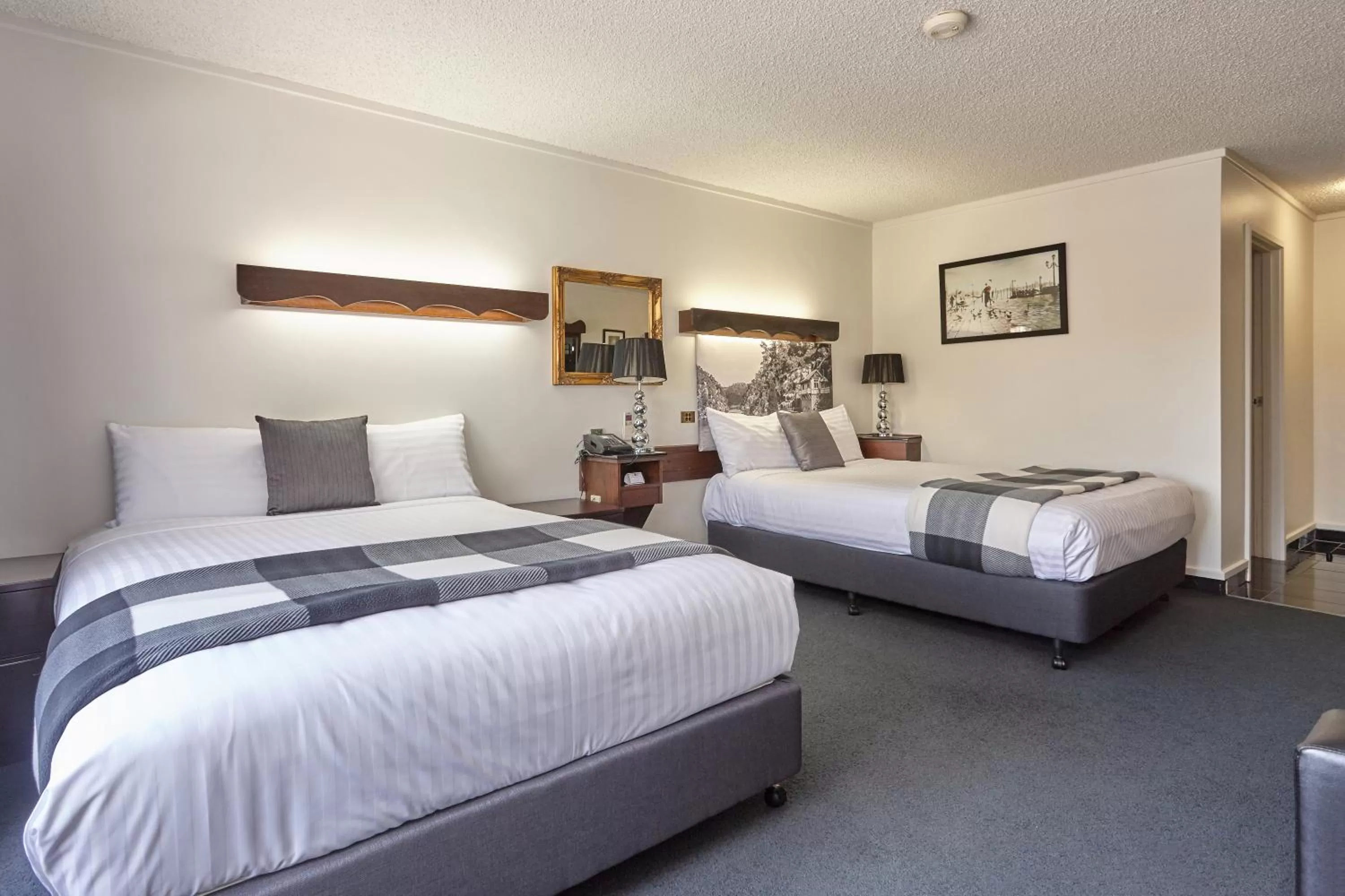 Bed in Quality Hotel Colonial Launceston