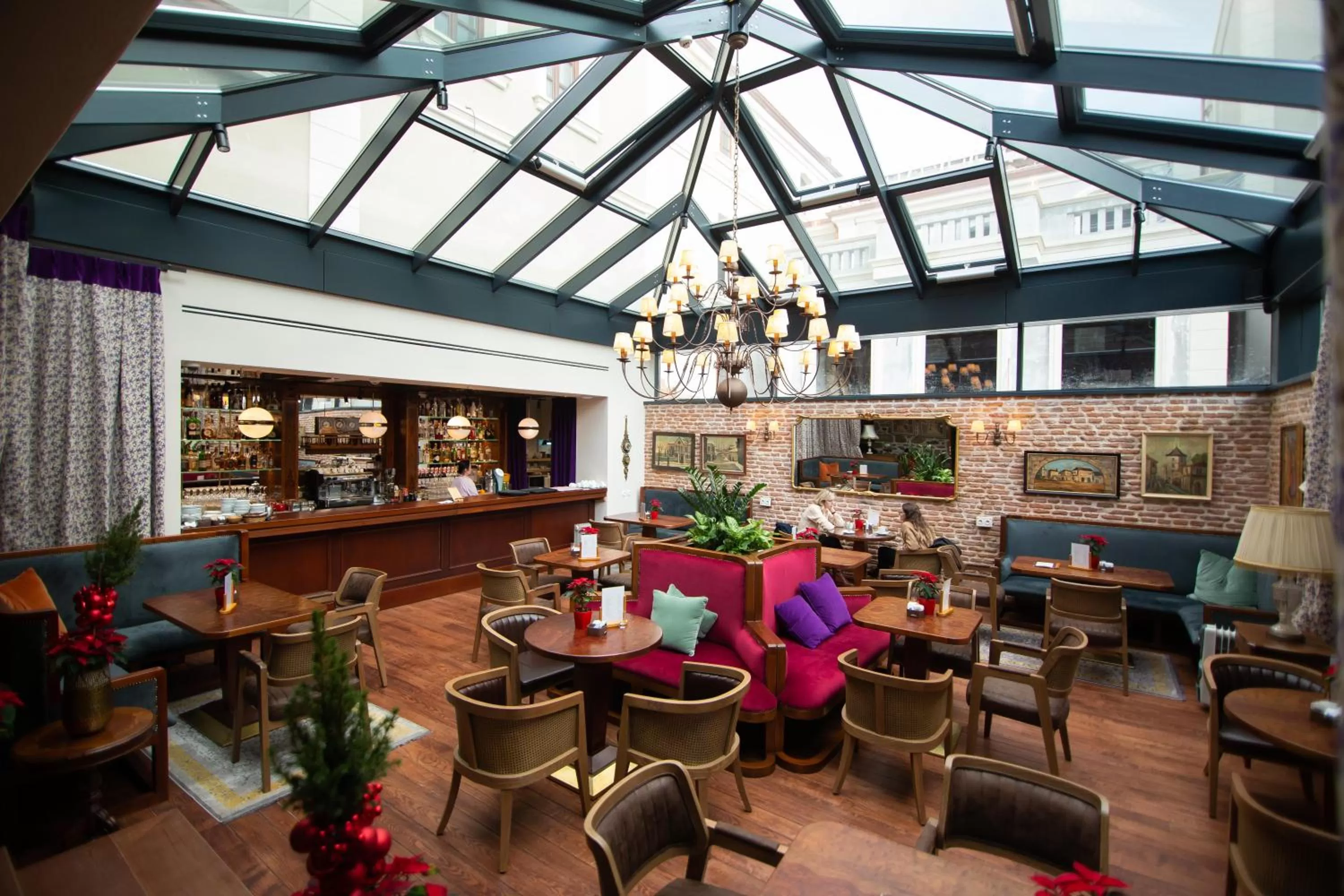 Restaurant/places to eat in Vila Ebel Hotel Pool & Spa