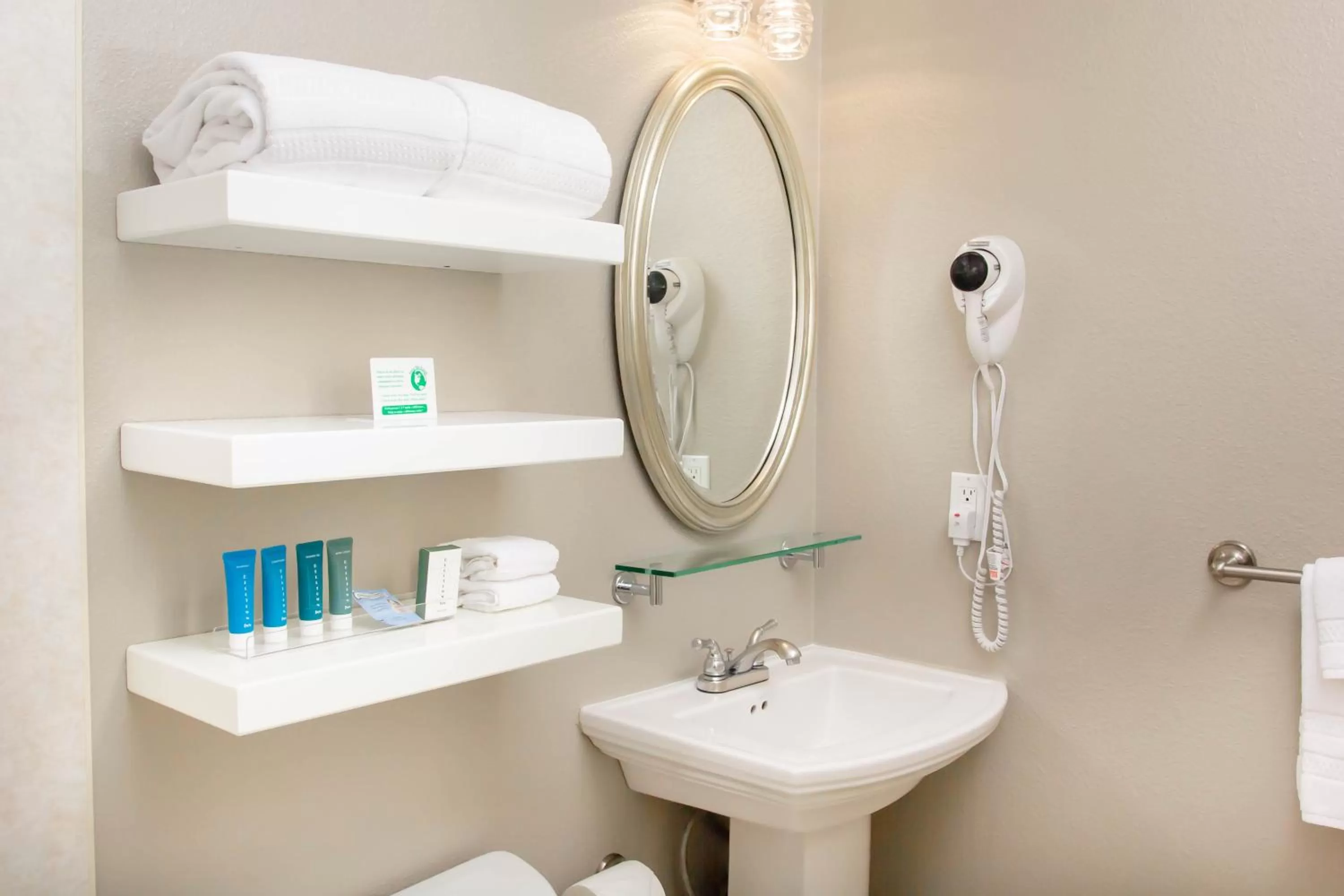 Bathroom in Belltown Inn