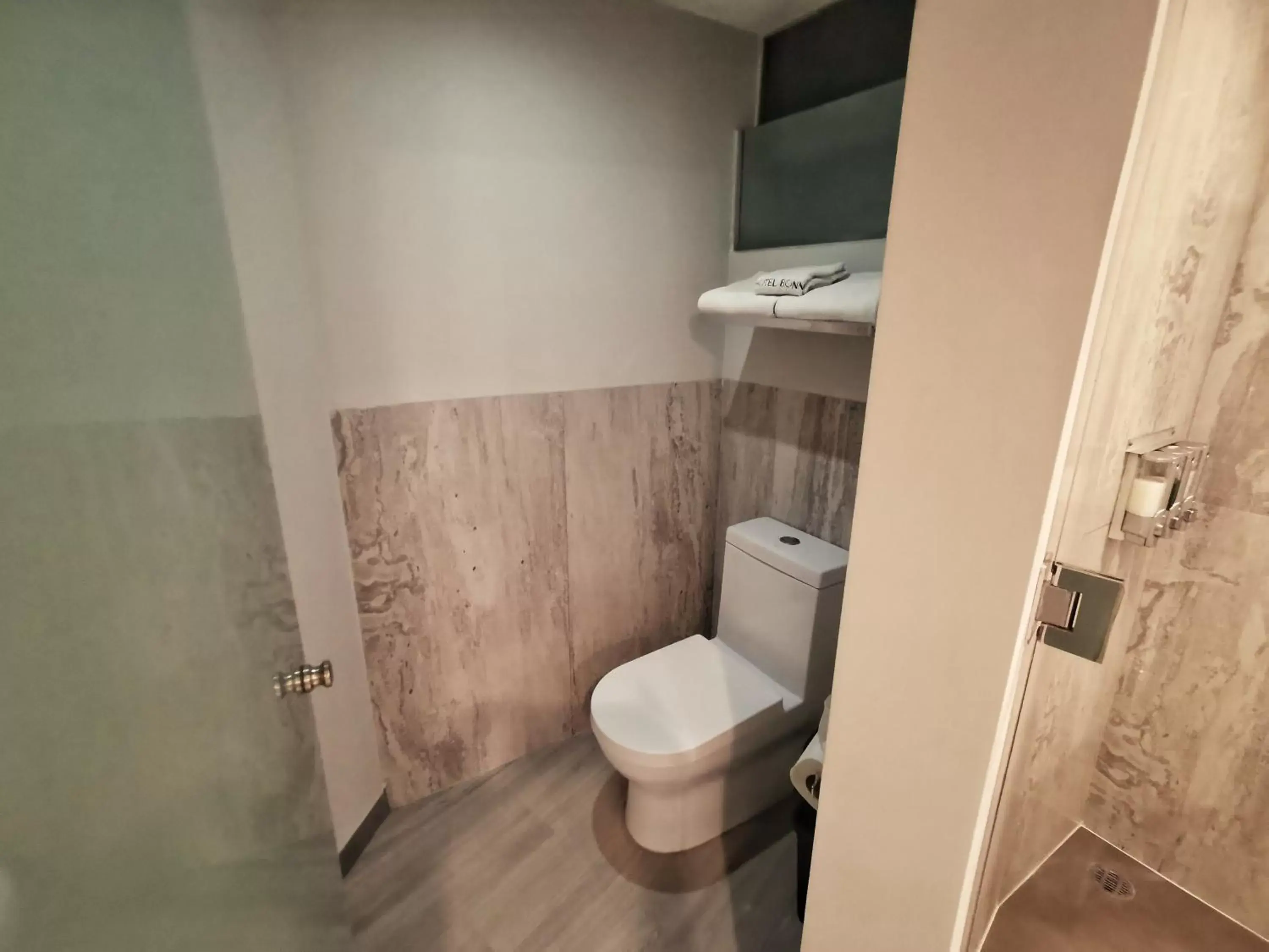 Bathroom in Hotel Bonn