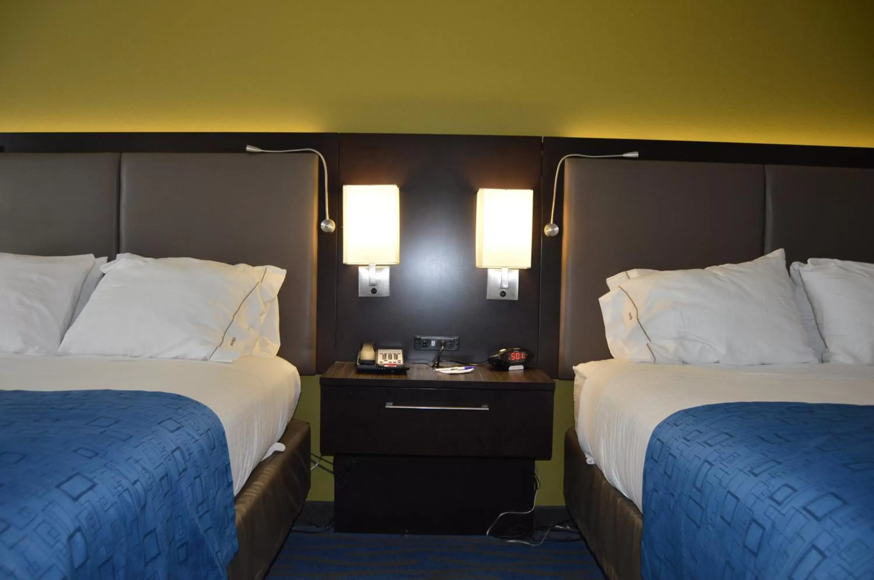 Bed in Holiday Inn Express El Reno, an IHG Hotel