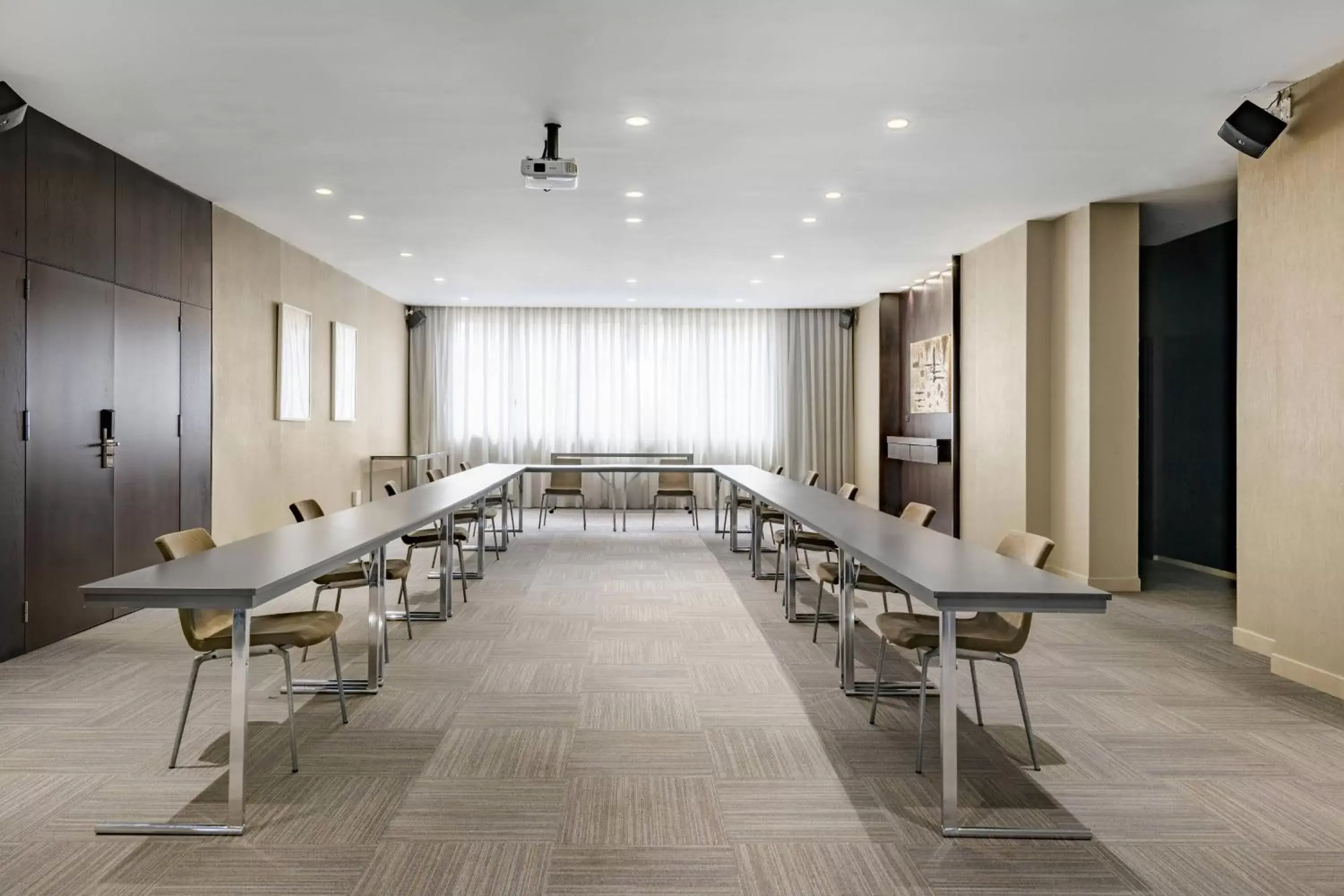 Meeting/conference room in AC Hotel Valencia by Marriott