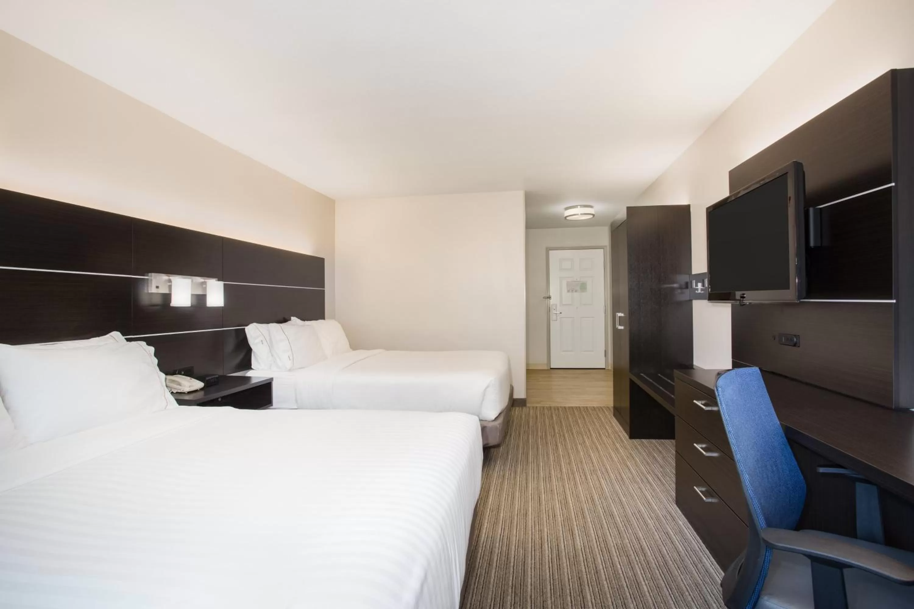 Photo of the whole room, Bed in Holiday Inn Express & Suites Ft Collins by IHG