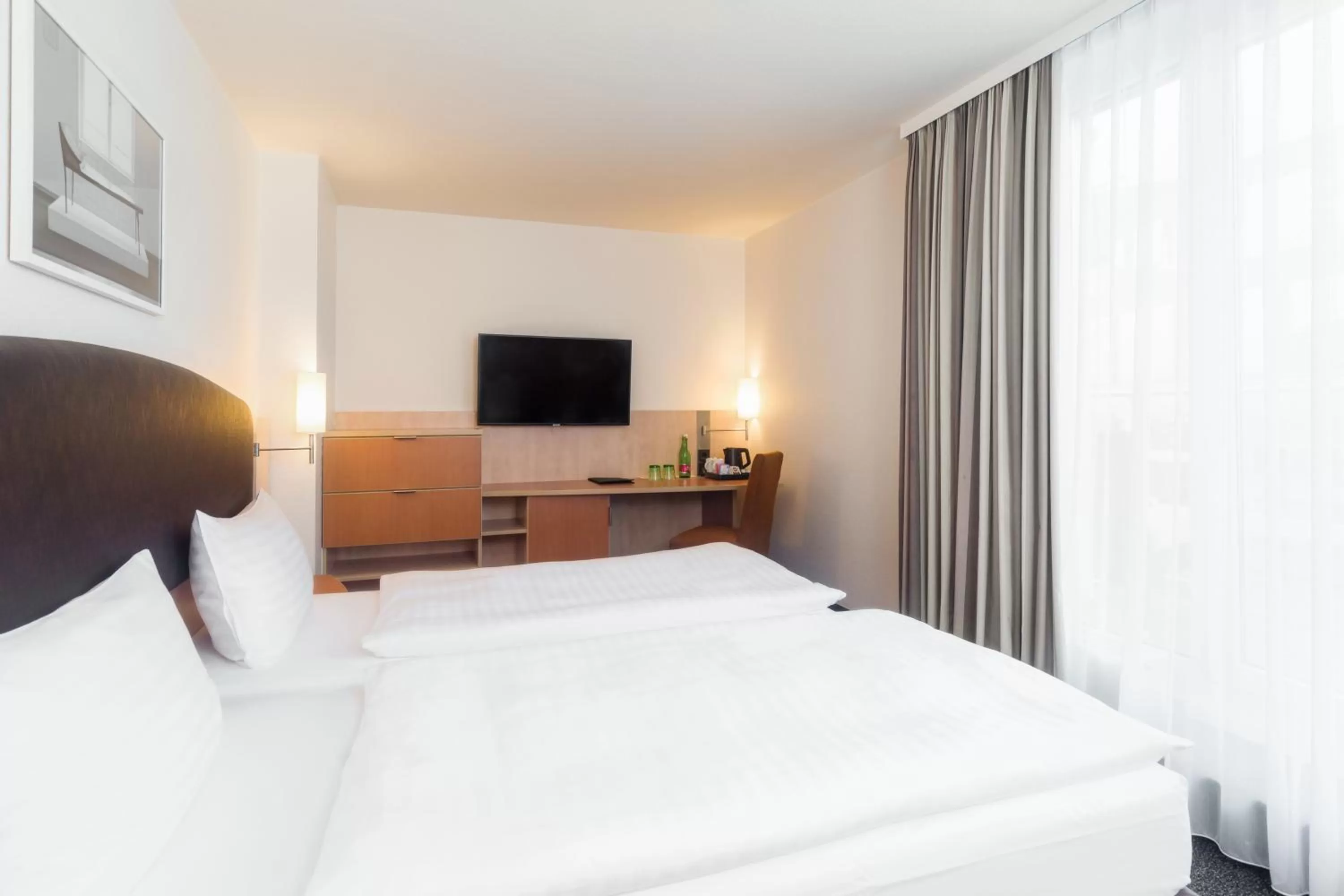 TV and multimedia, Bed in IntercityHotel Wien