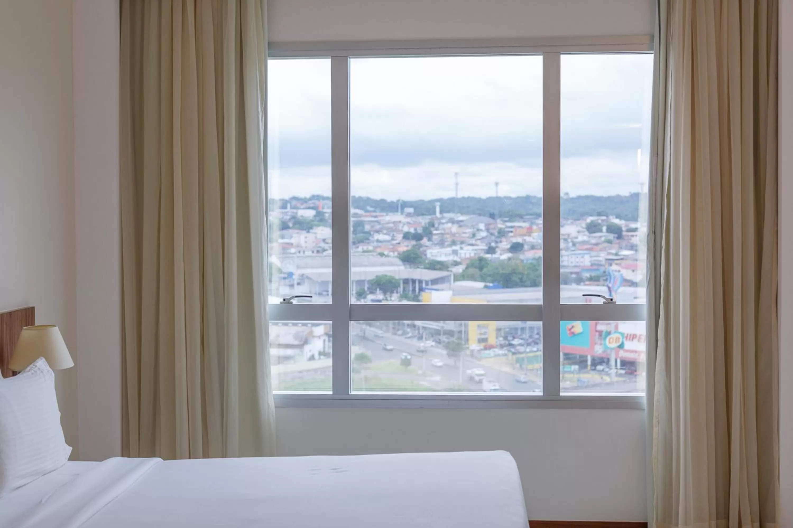 Photo of the whole room, Bed in Holiday Inn Manaus by IHG