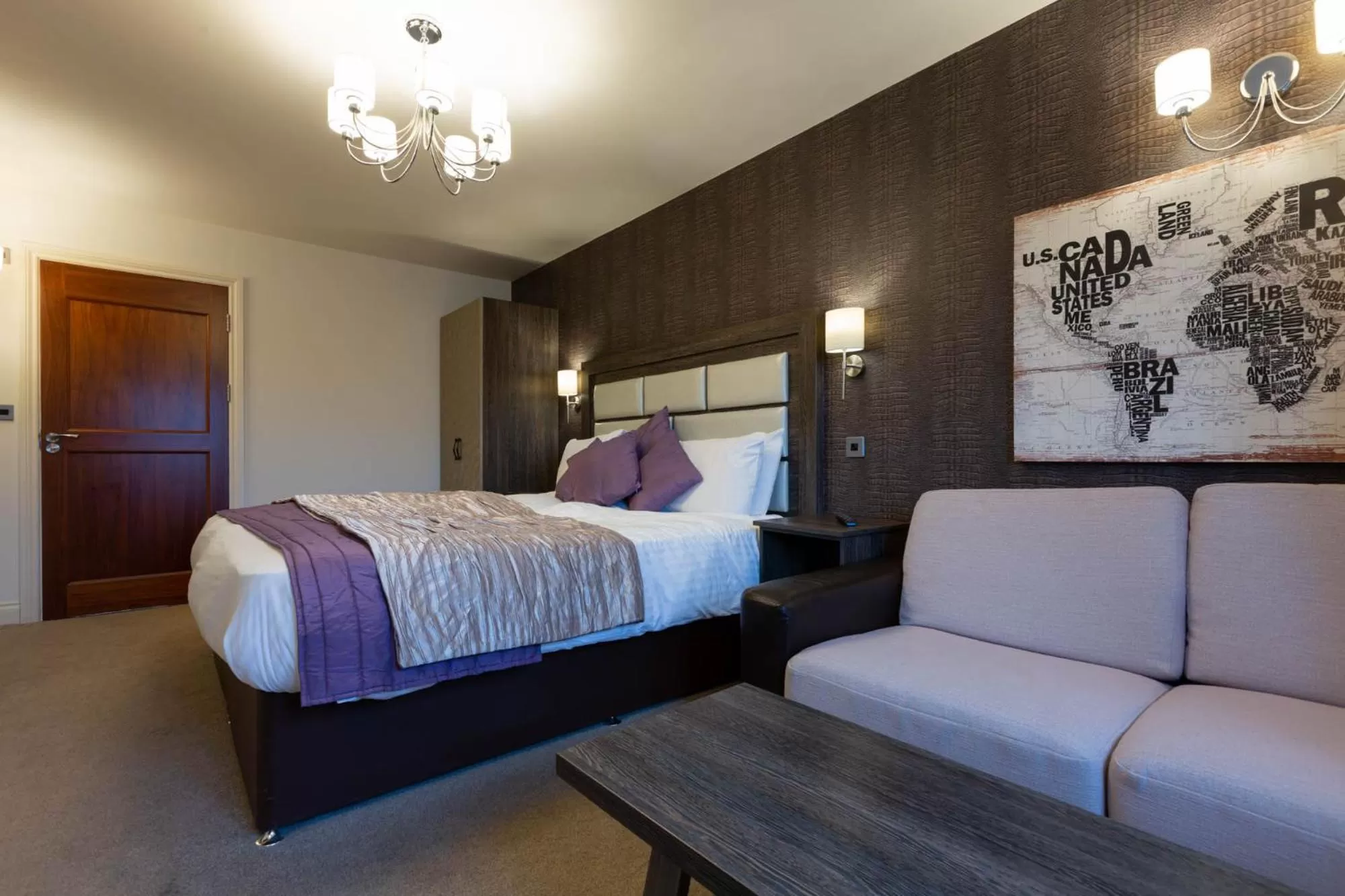 Bedroom, Bed in The White Swan