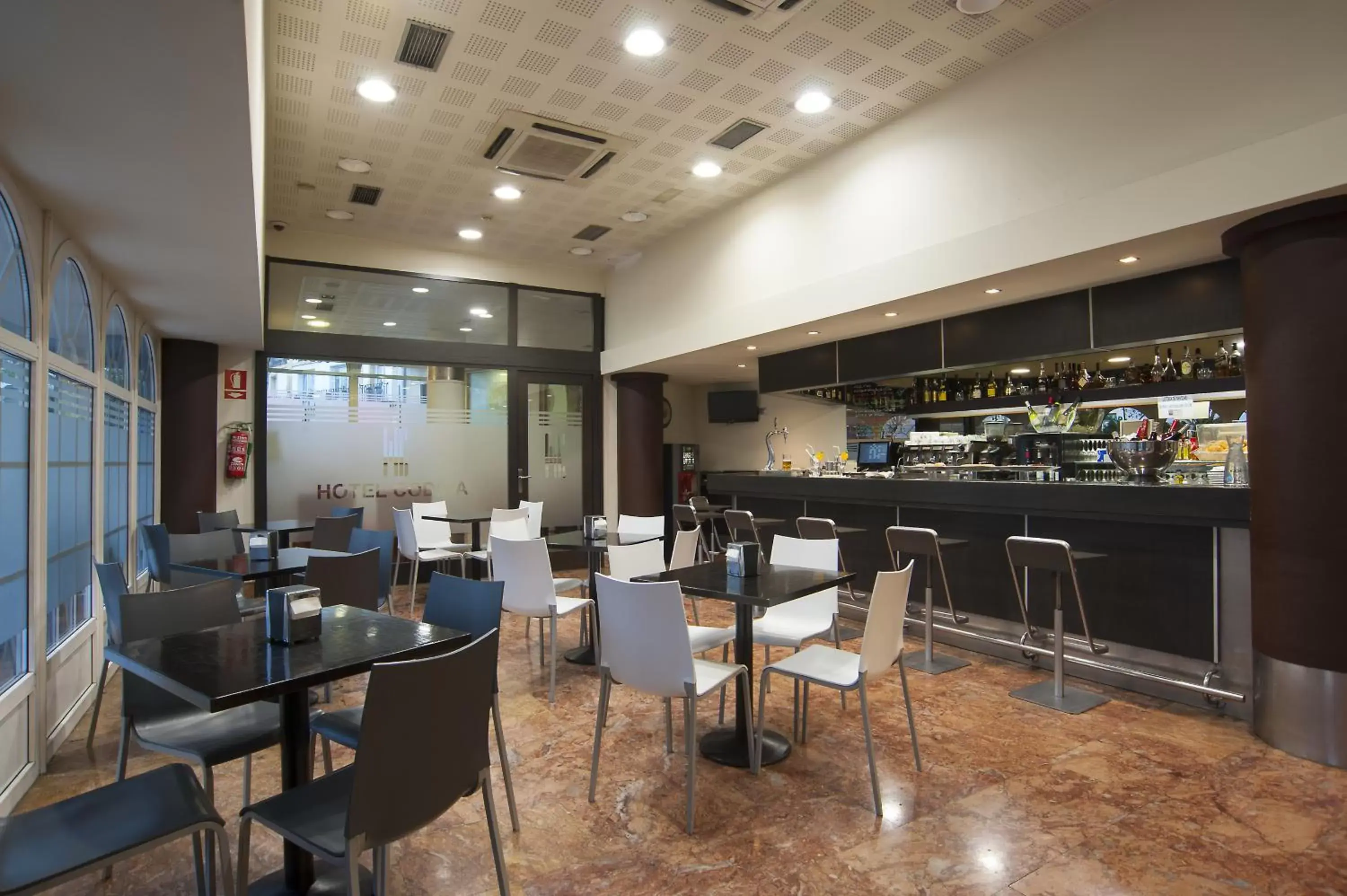 Lounge or bar, Restaurant/Places to Eat in Sercotel Codina