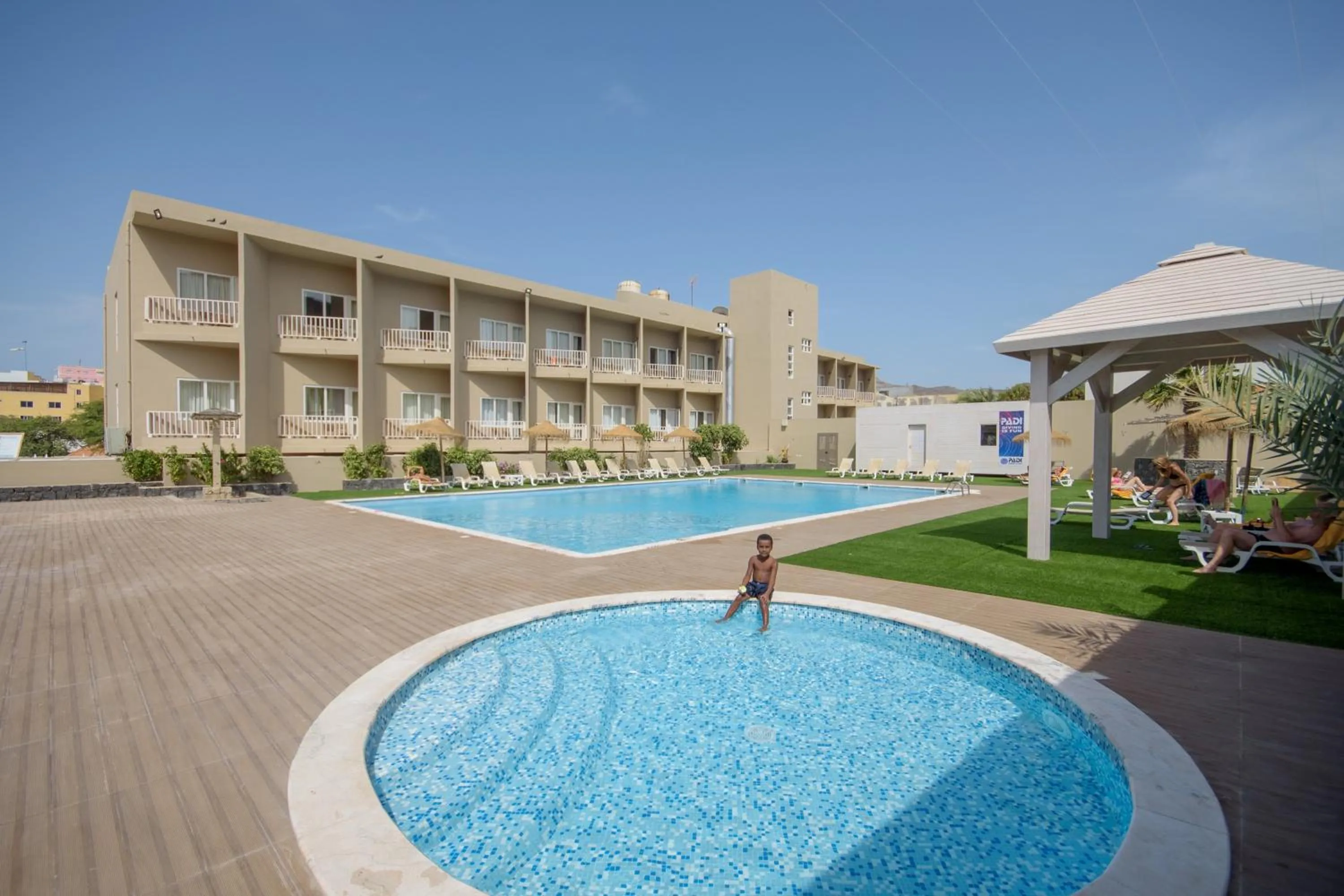 Diving in Oasis Porto Grande