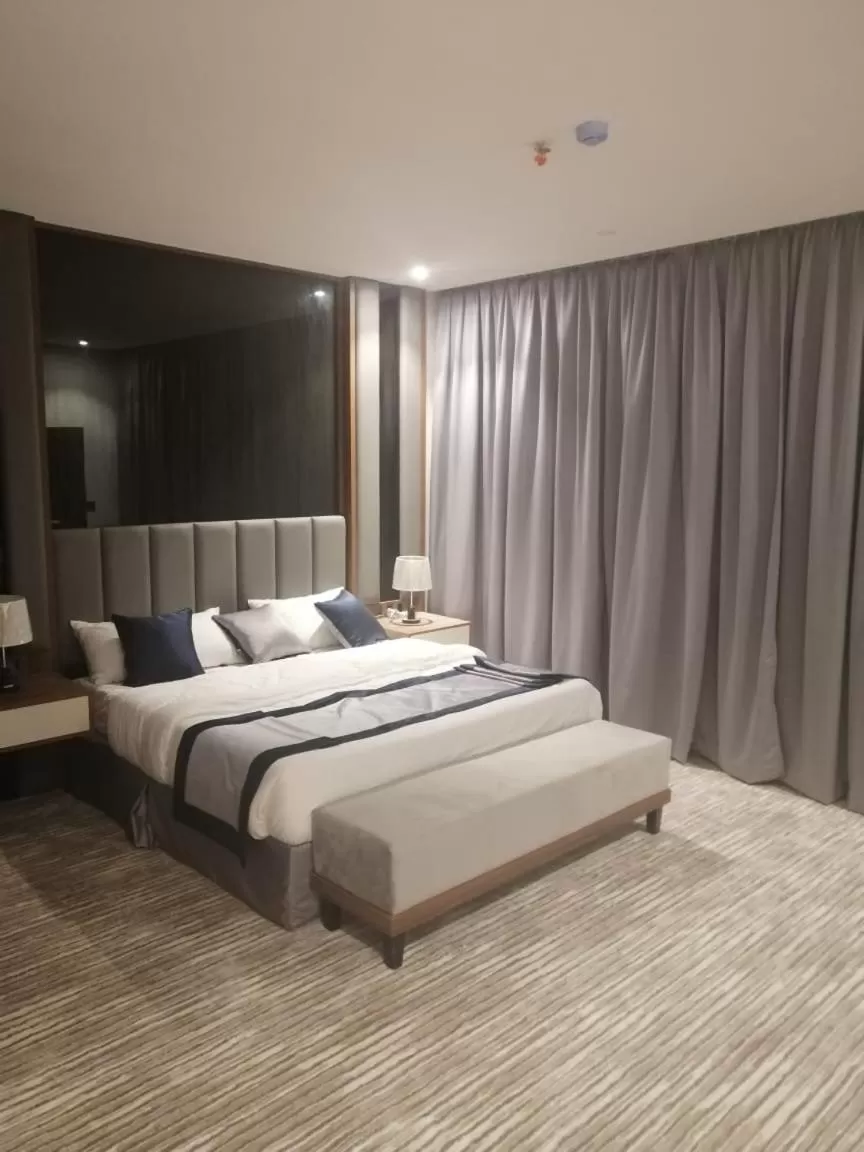 Bedroom, Bed in Tulip View Hotel