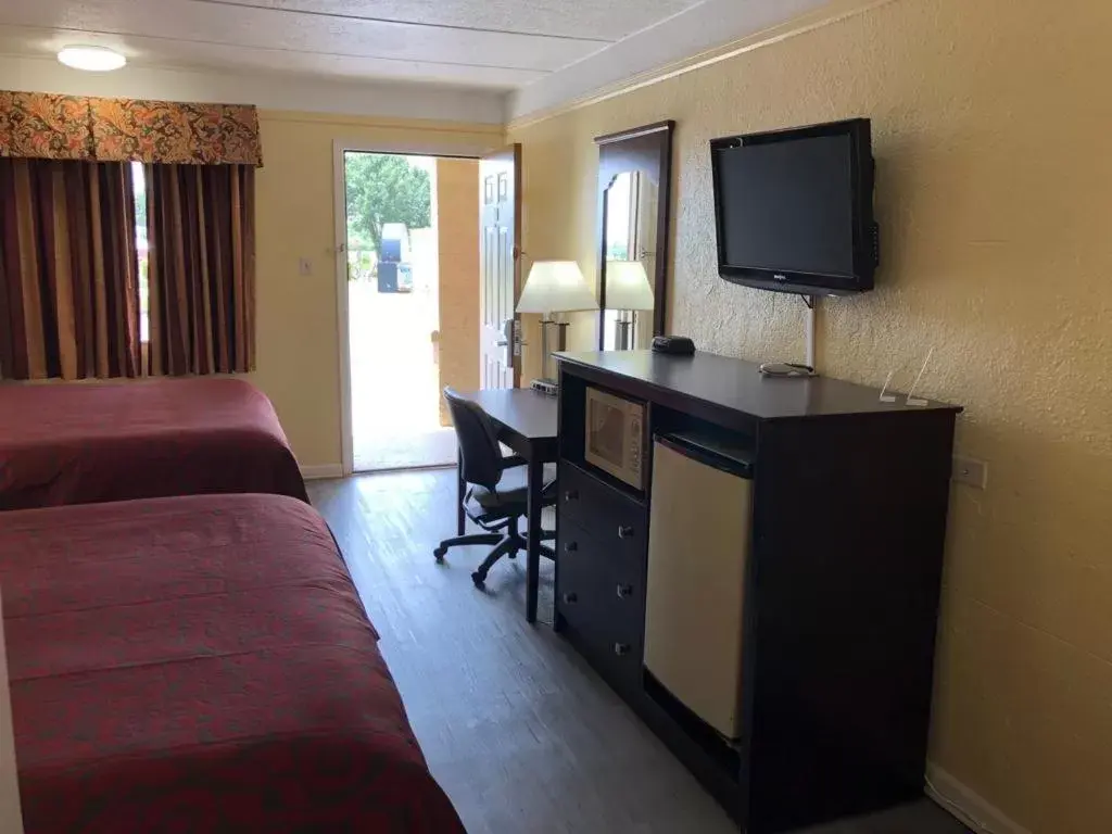 TV/Entertainment Center in Days Inn by Wyndham Gainesville