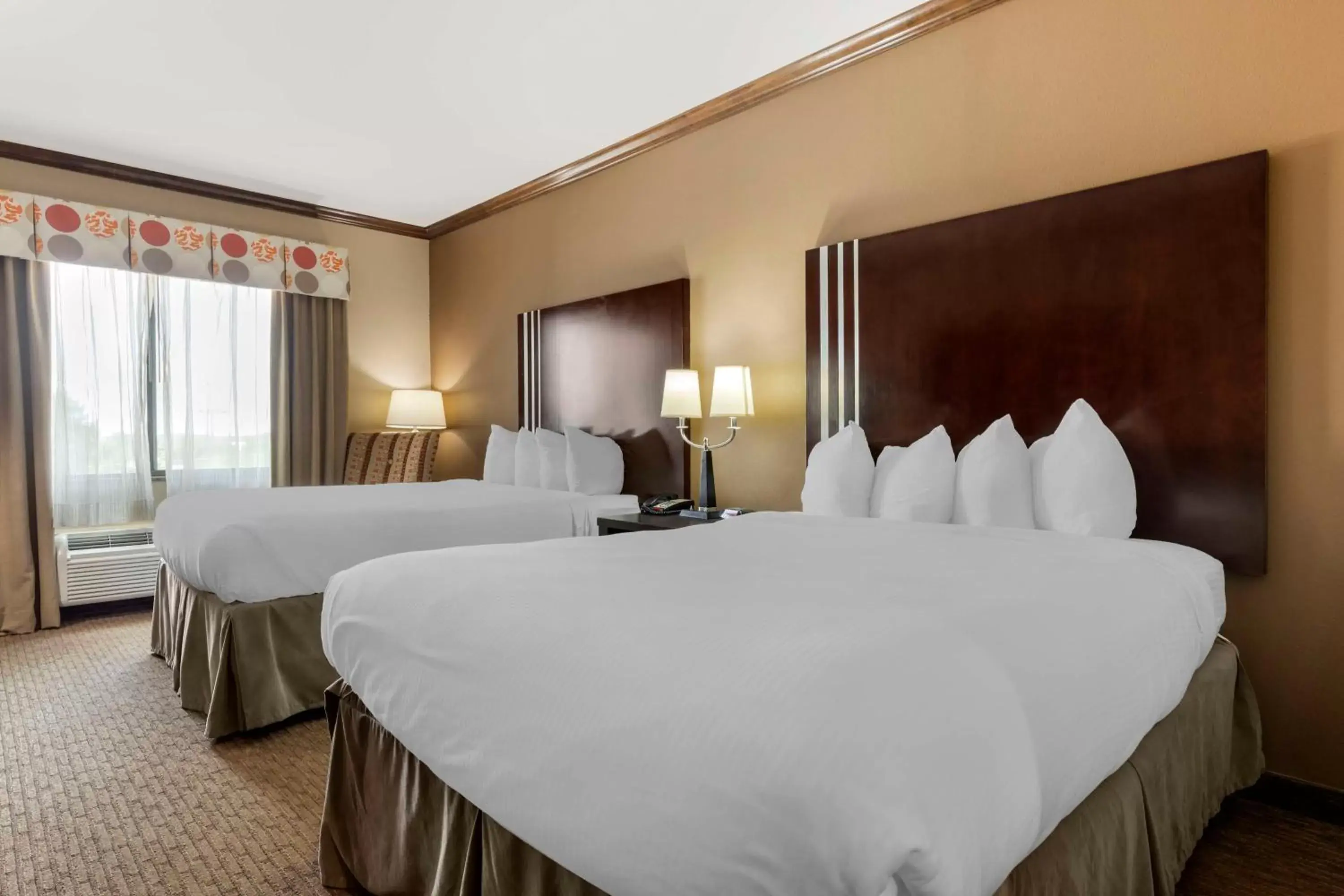 Bedroom, Bed in Best Western Plus Texoma Hotel & Suites Bedroom, Bed in Best Western Plus Texoma Hotel & Suites