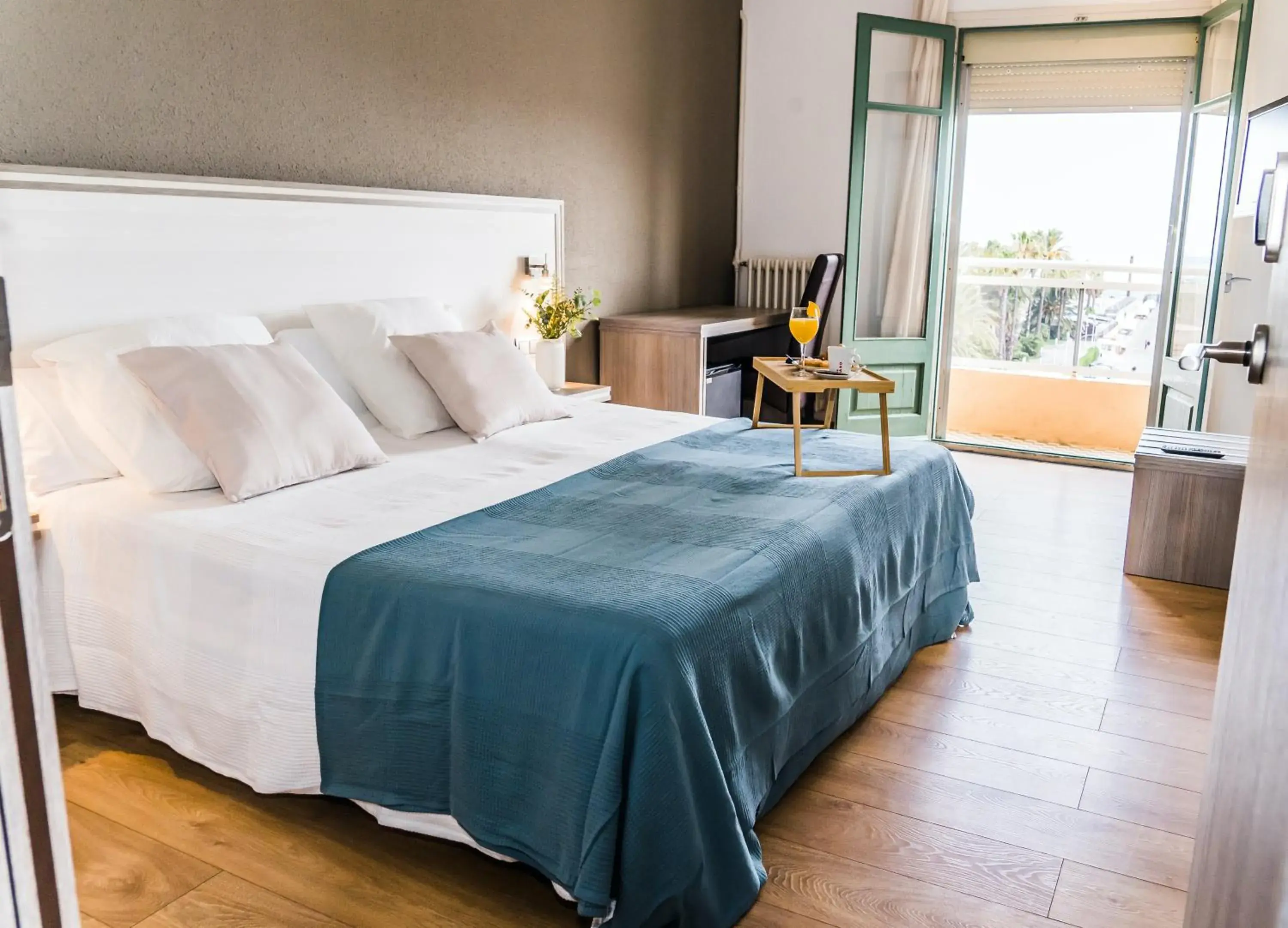 Bedroom, Bed in Hotel Planas