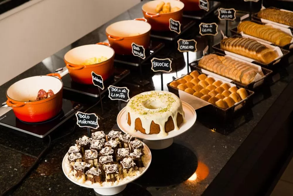 Food and drinks in Hotel Campo Largo Express