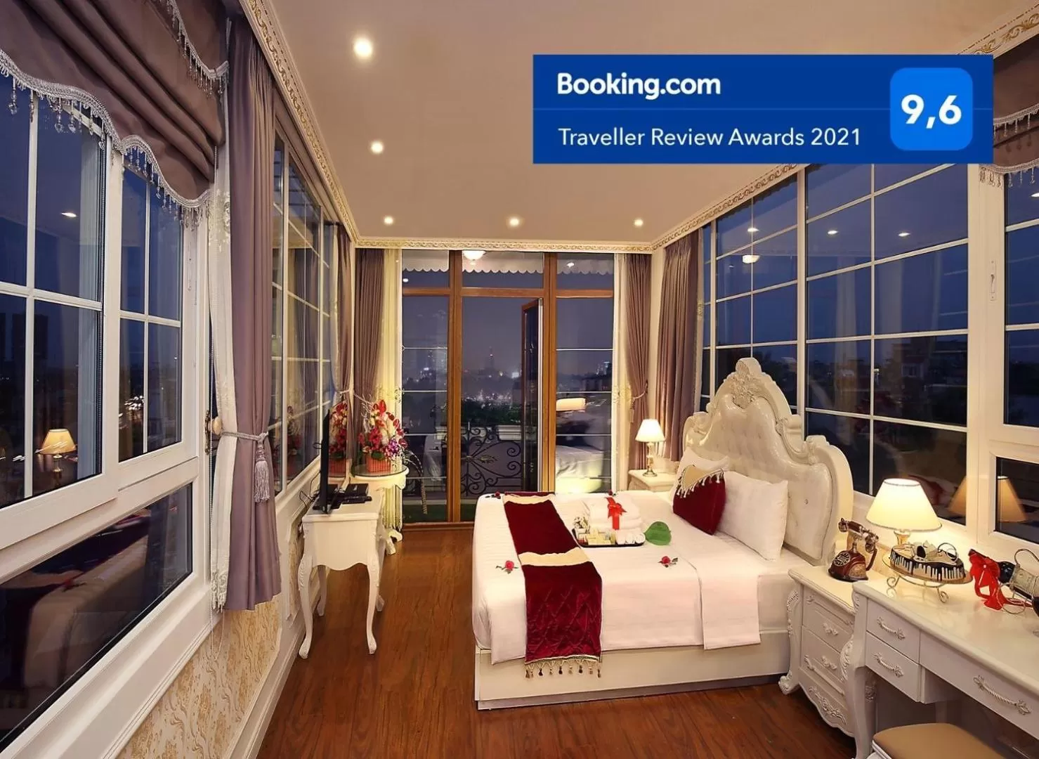 City view, Bed in Hanoi Hotel Royal