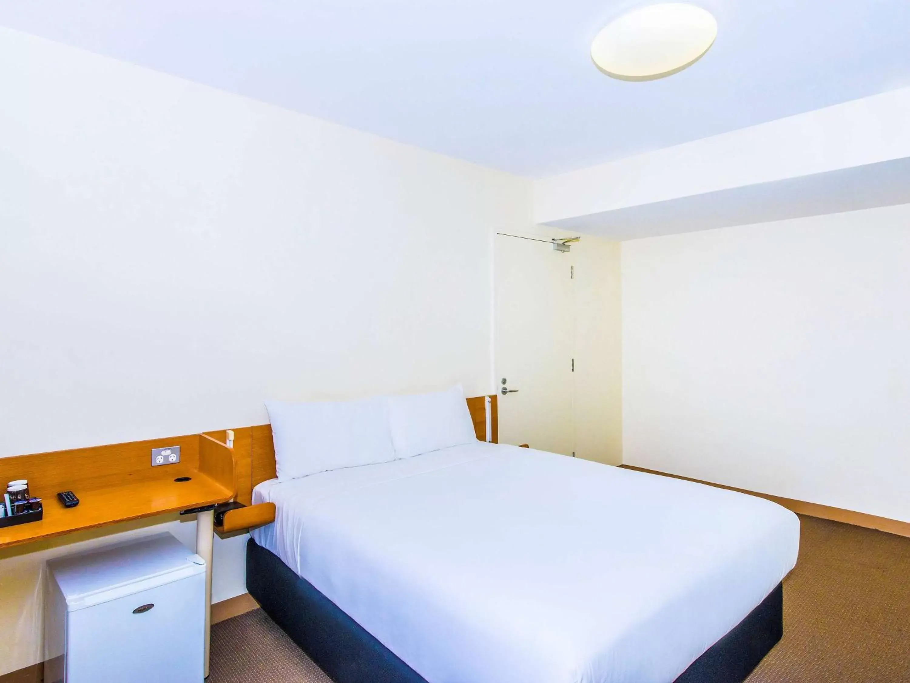 Photo of the whole room, Bed in ibis Budget Sydney Olympic Park