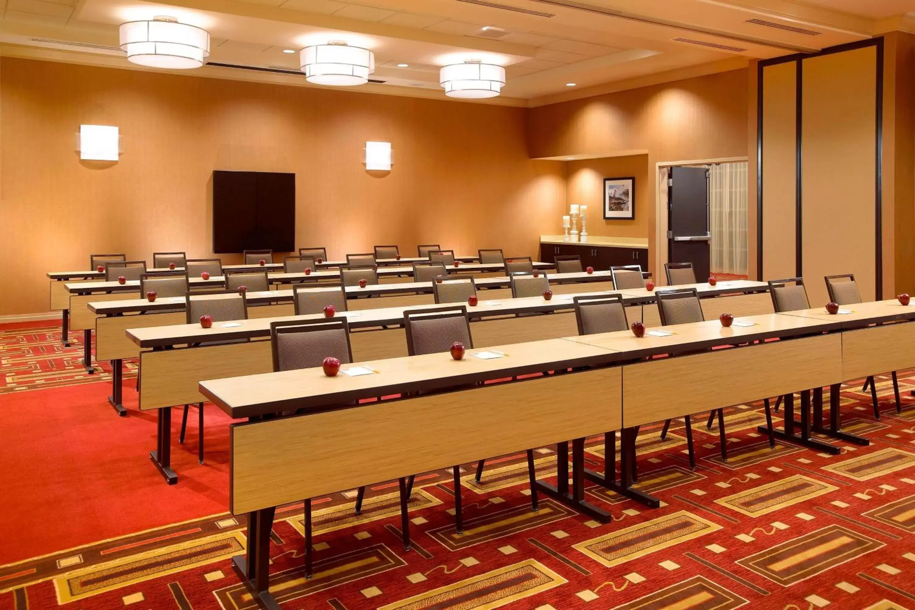 Meeting/conference room in Courtyard Long Beach Airport