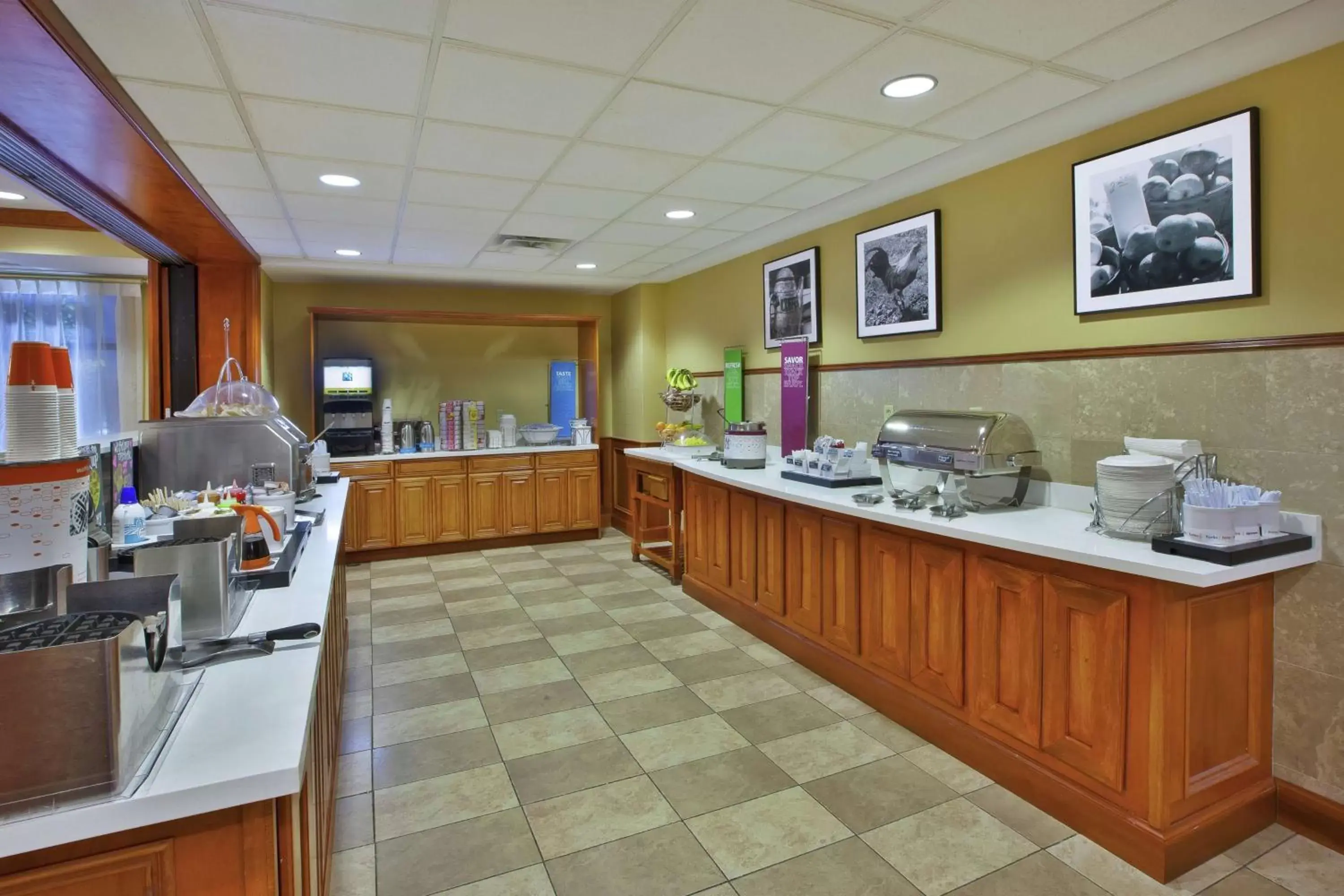 Dining area, Restaurant/Places to Eat in Hampton Inn Commerce/Novi