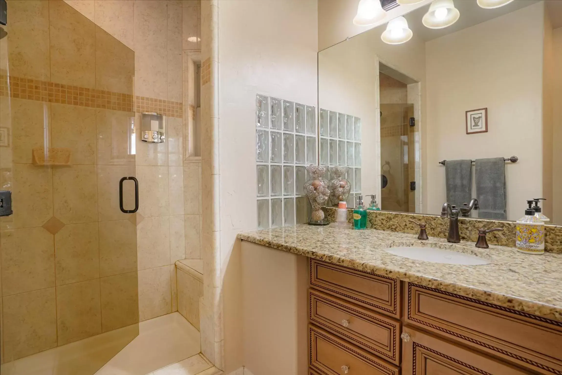 Shower, Bathroom in Summit Villa BnB