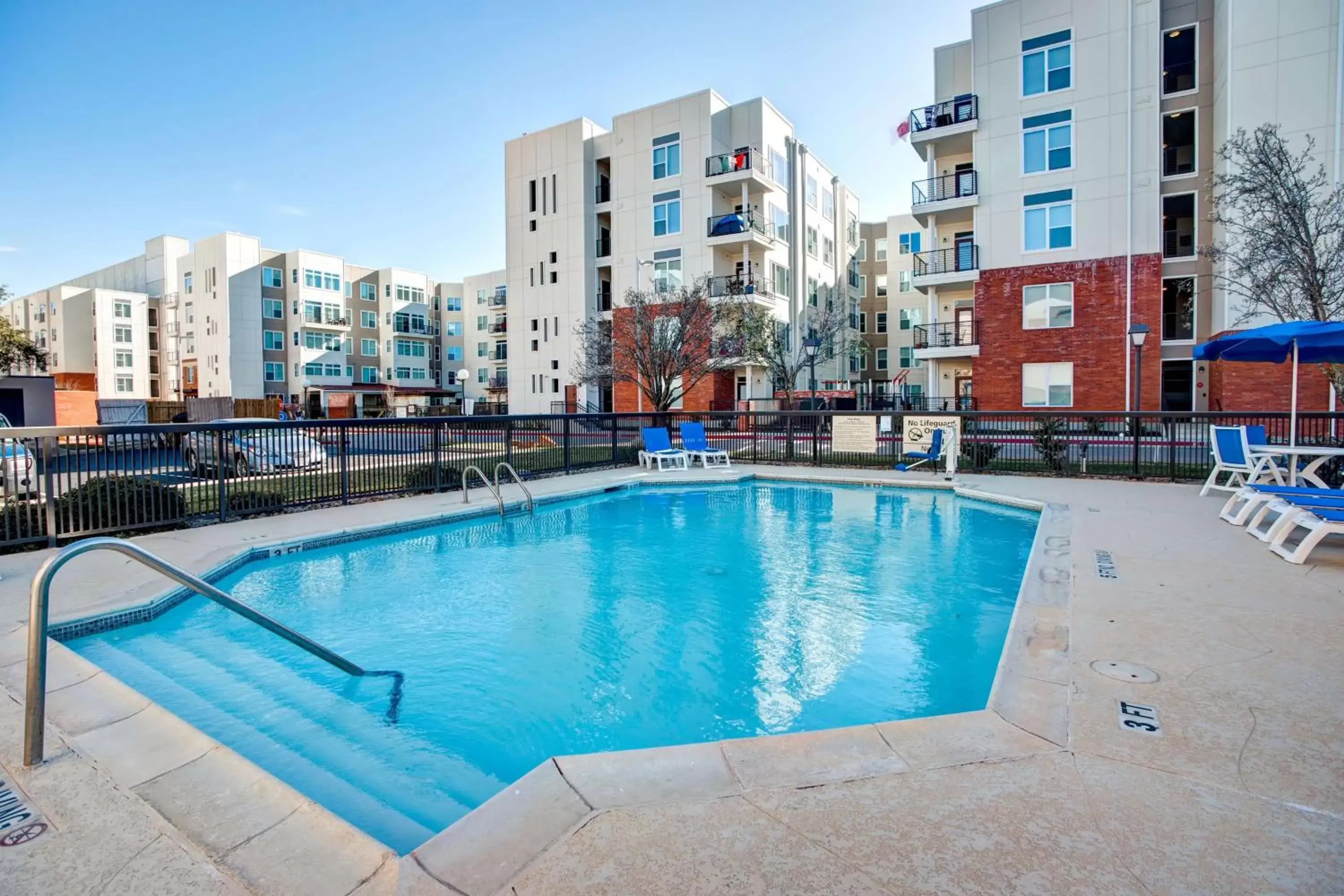 Pool view, Swimming Pool in Hampton Inn College Station-Near Texas A&M University