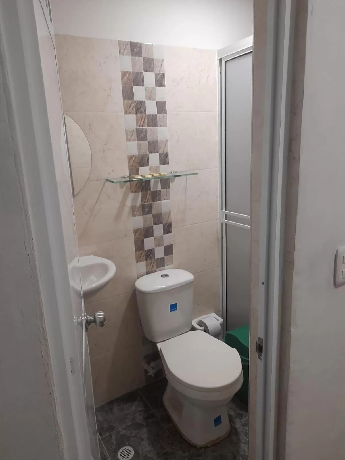 Shower in Hotel Colonial San Felipe