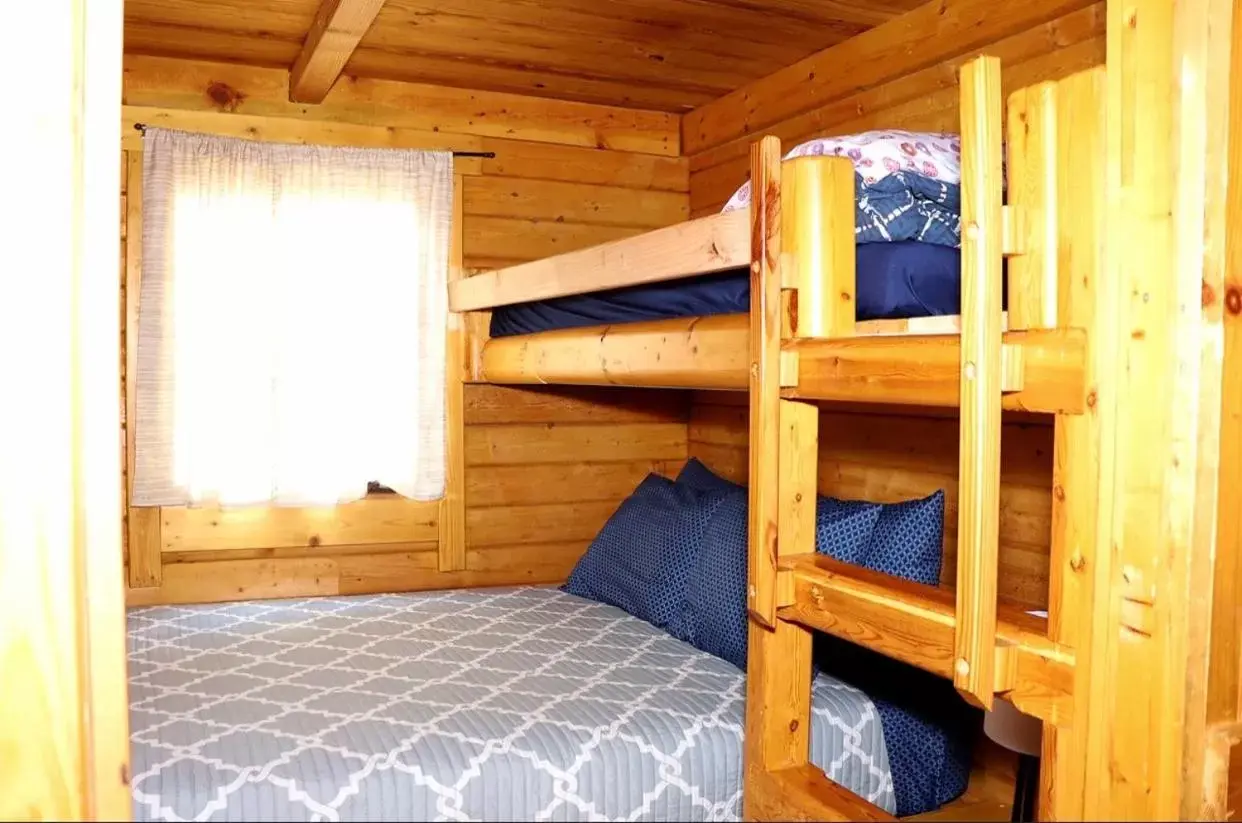 Bunk Bed in Katie's Cozy Cabins