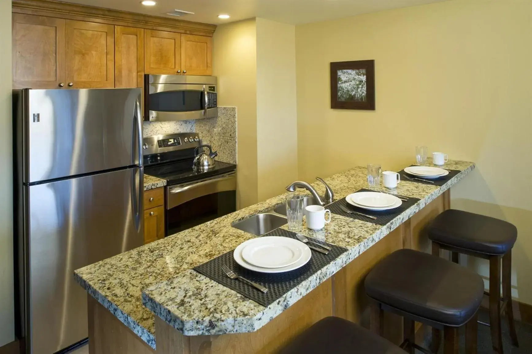 Bedroom, Kitchen/Kitchenette in Sundial Lodge Park City - Canyons Village