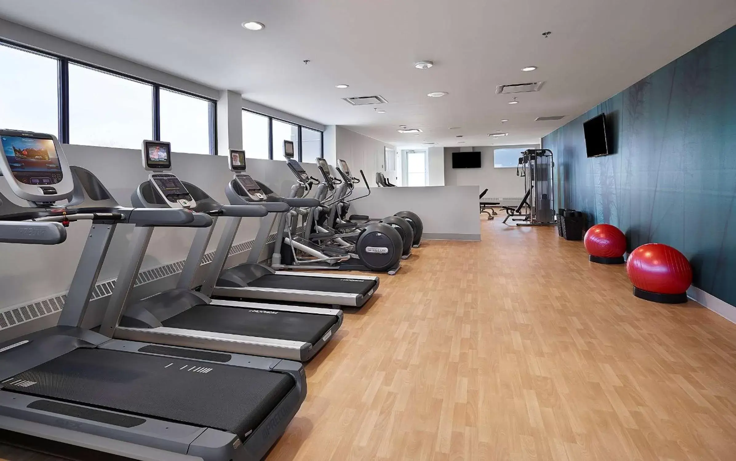 Fitness centre/facilities, Fitness Center/Facilities in DoubleTree by Hilton Hotel & Conference Centre Regina