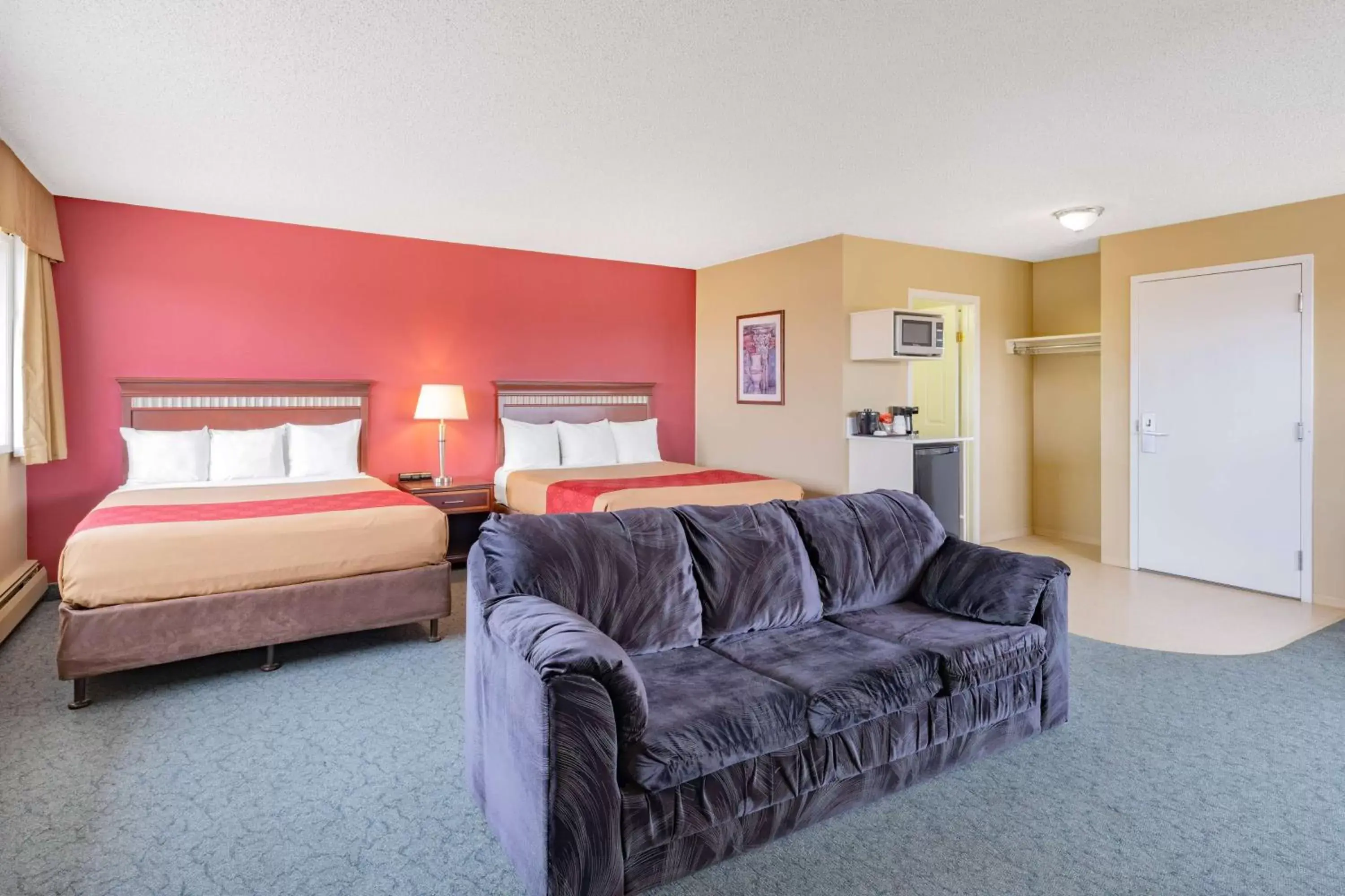 Photo of the whole room in Travelodge by Wyndham Fort St John