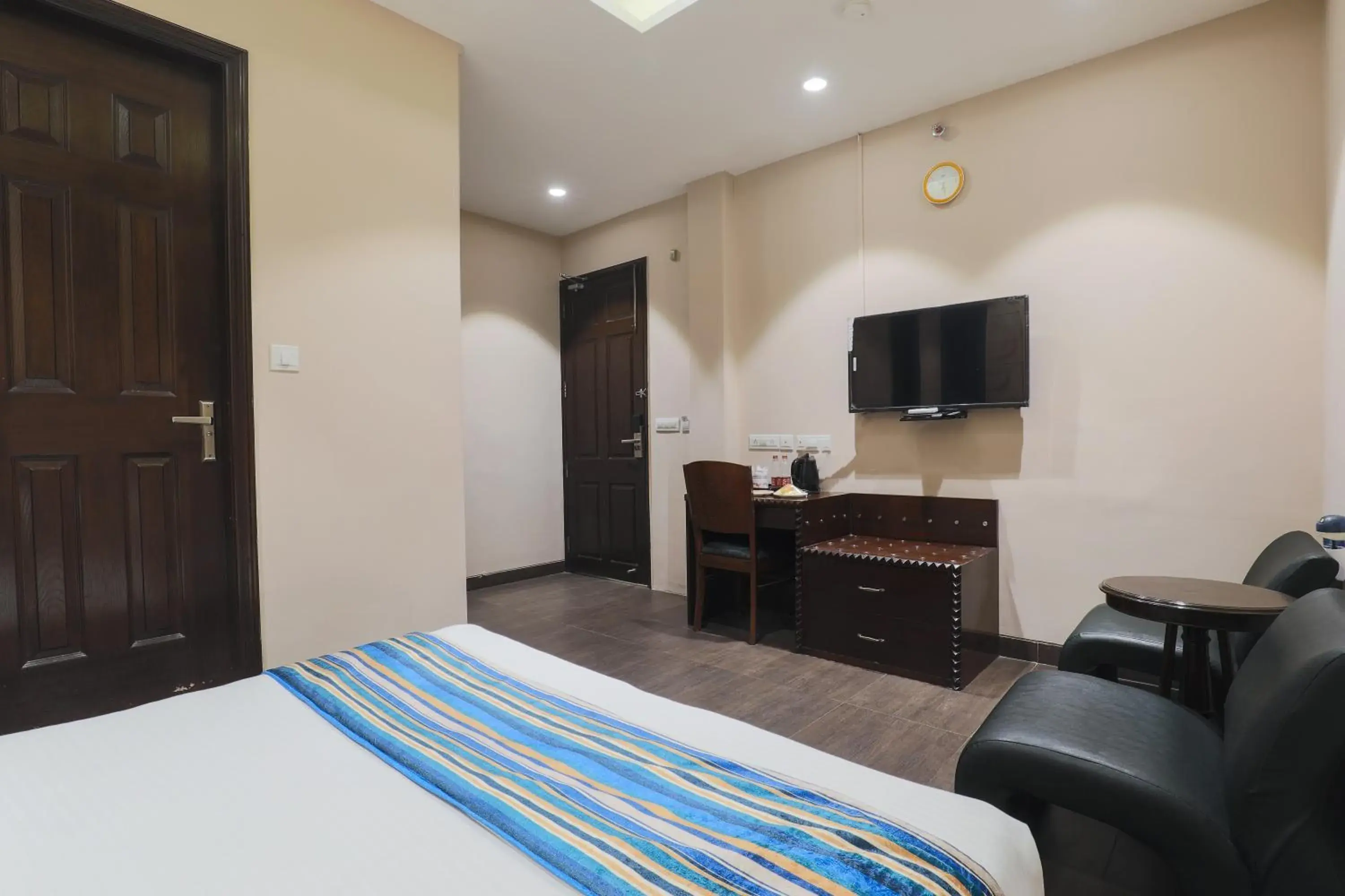 Bedroom, TV/Entertainment Center in Cosy Grand, Near Chanakyapuri, Embassy Area