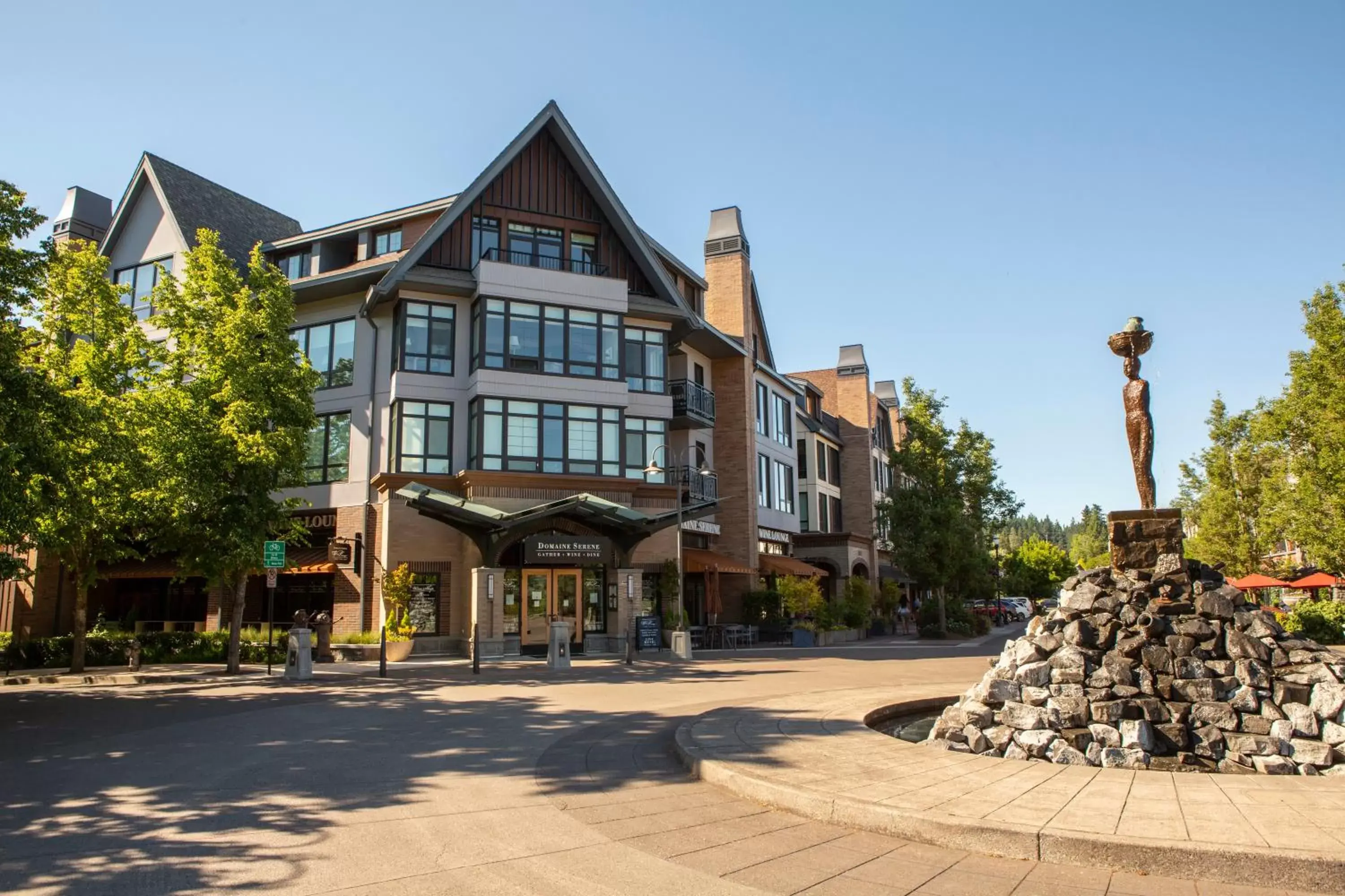 Property Building in Lakeshore Inn