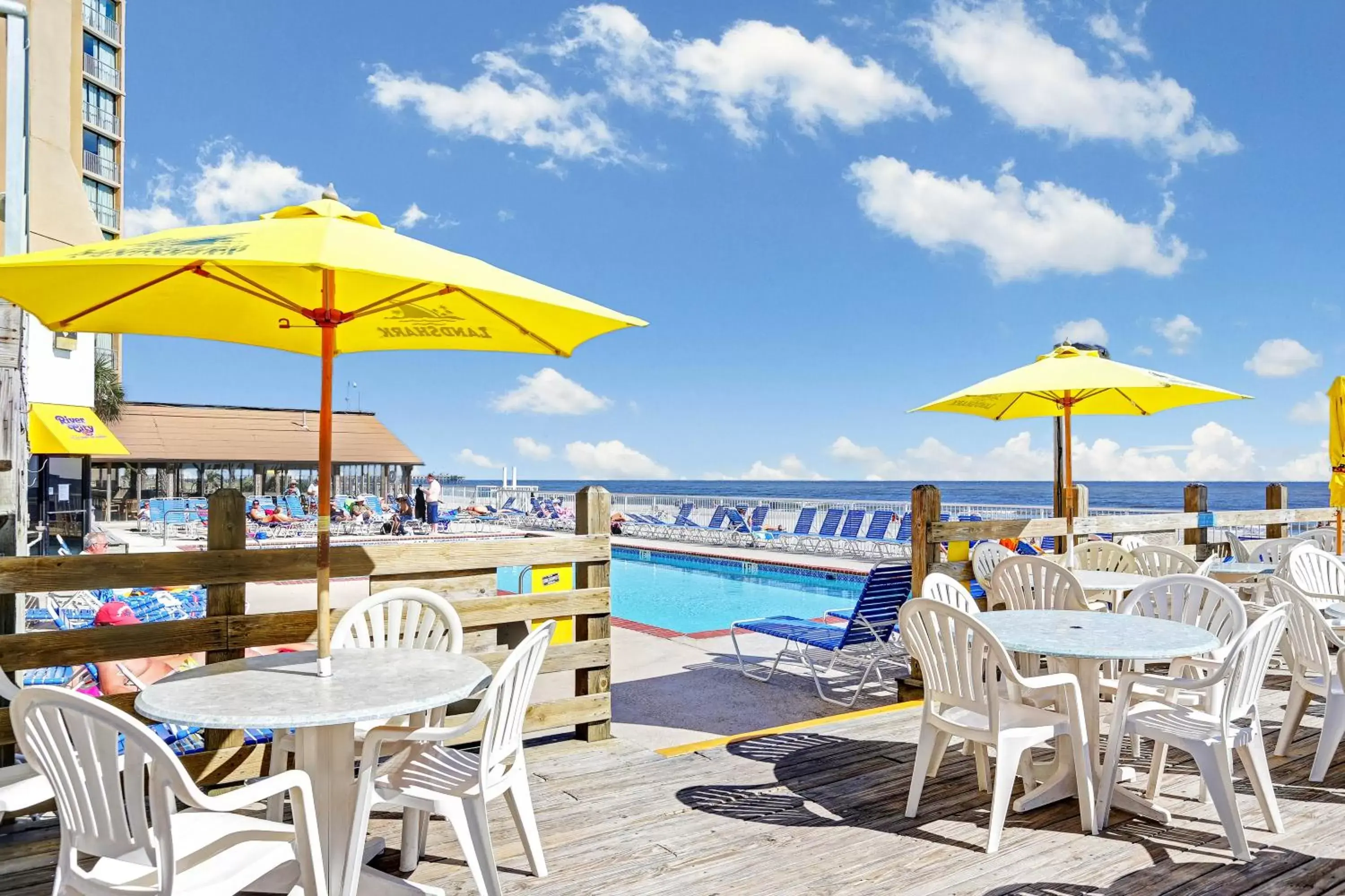 Patio, Restaurant/Places to Eat in Sands Ocean Club