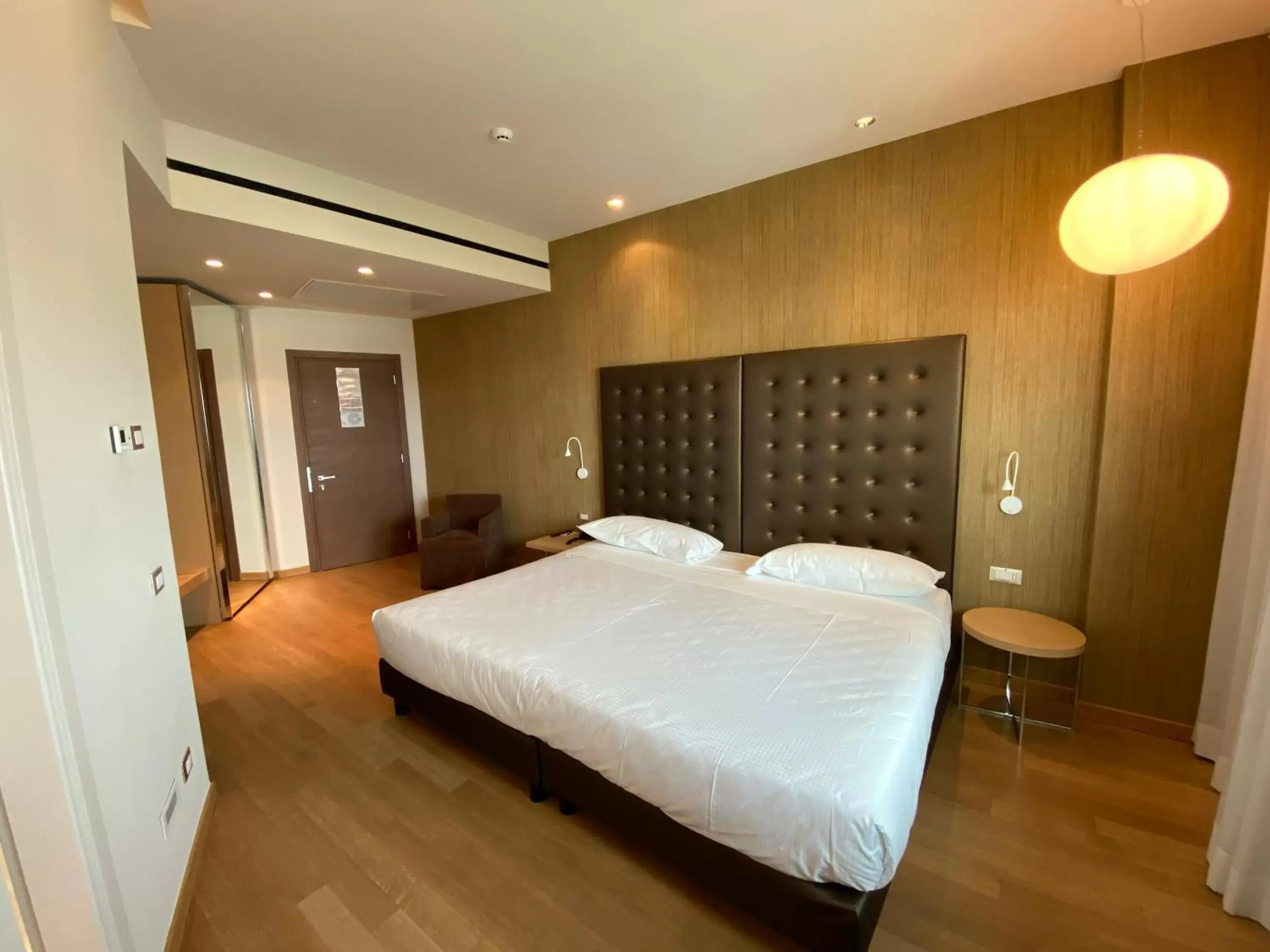 Bedroom, Bed in Devero Hotel BW Signature Collection