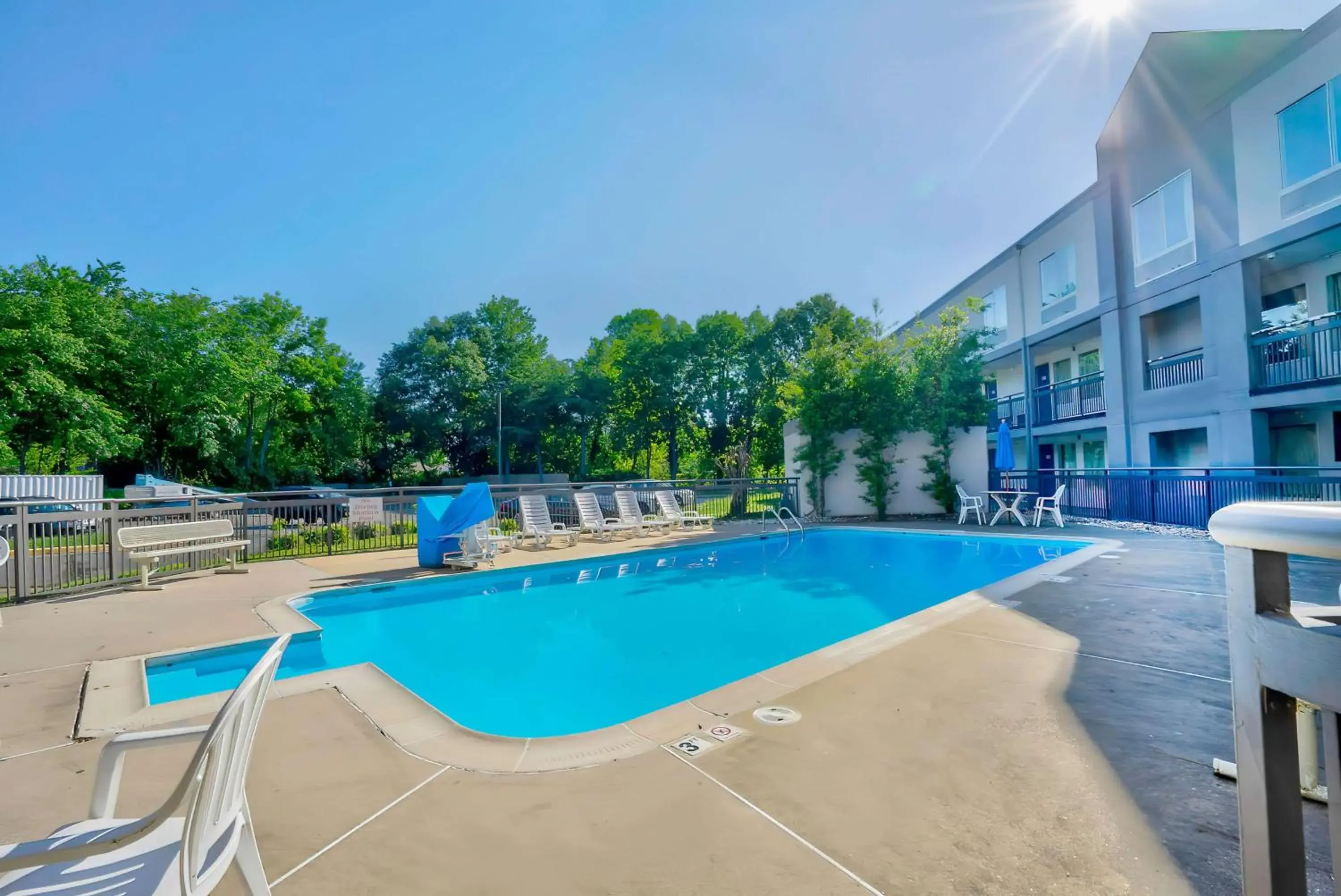 Pool view, Swimming Pool in Motel 6 Virginia Beach