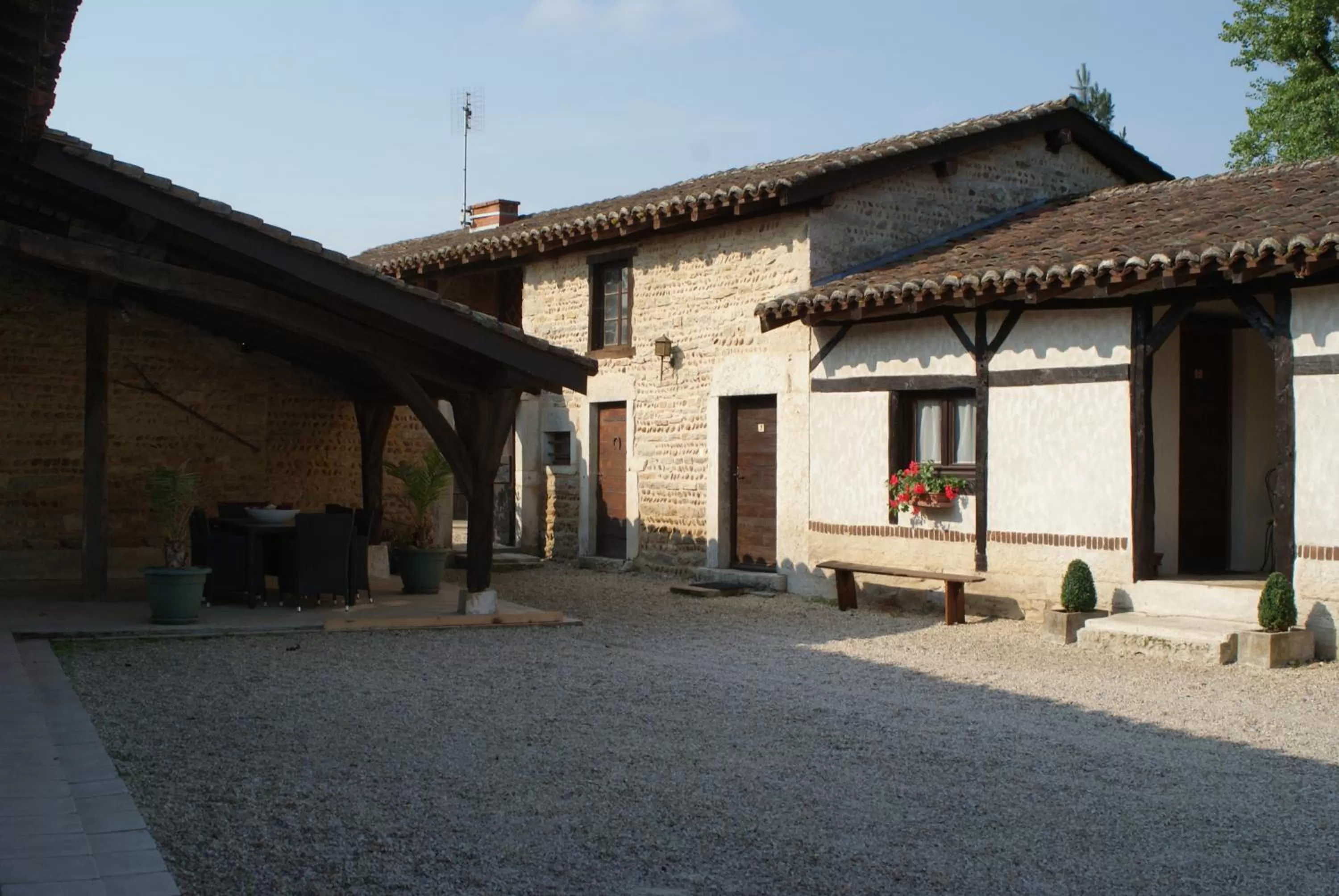 Facade/entrance, Property Building in Le Moulin de Champagne