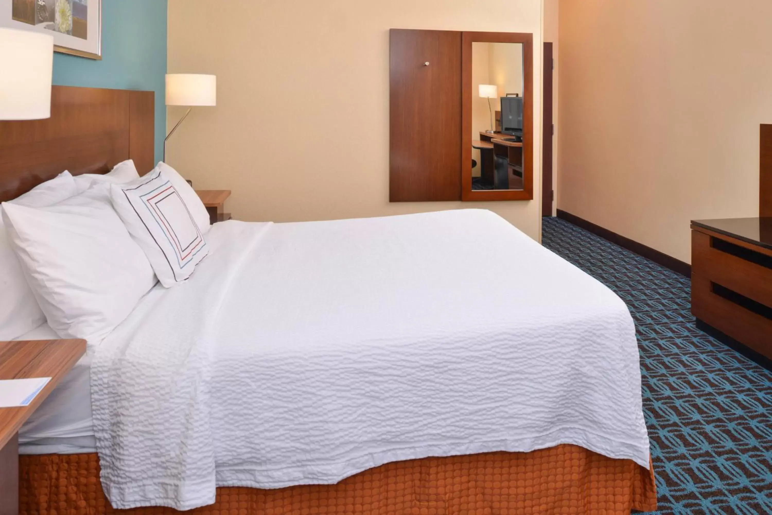 Standard King Room in Fairfield Inn St. Louis St. Charles Standard King Room in Fairfield Inn St. Louis St. Charles