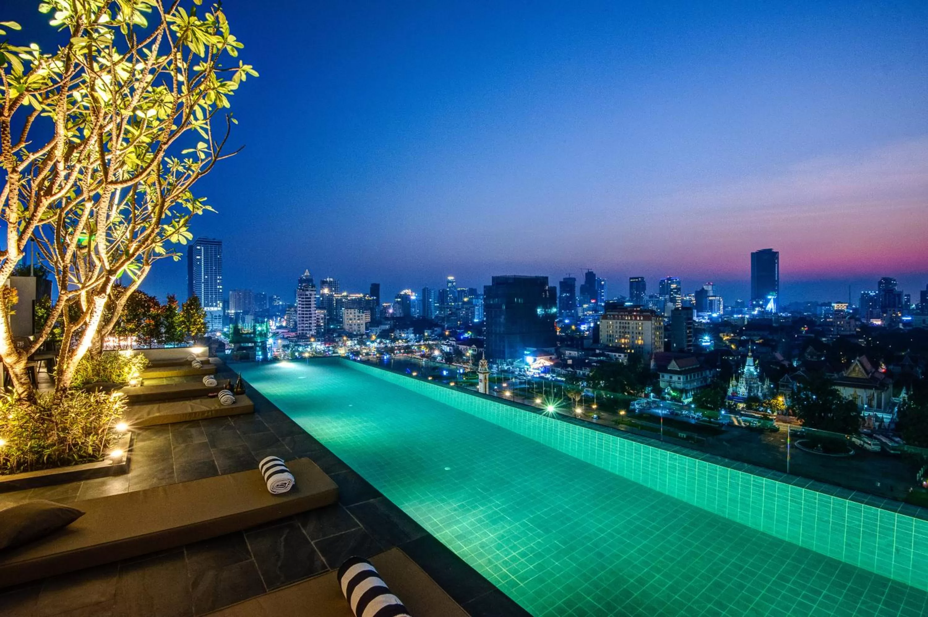 City view in GLOW PARK HOTEL Grand Royal Palace