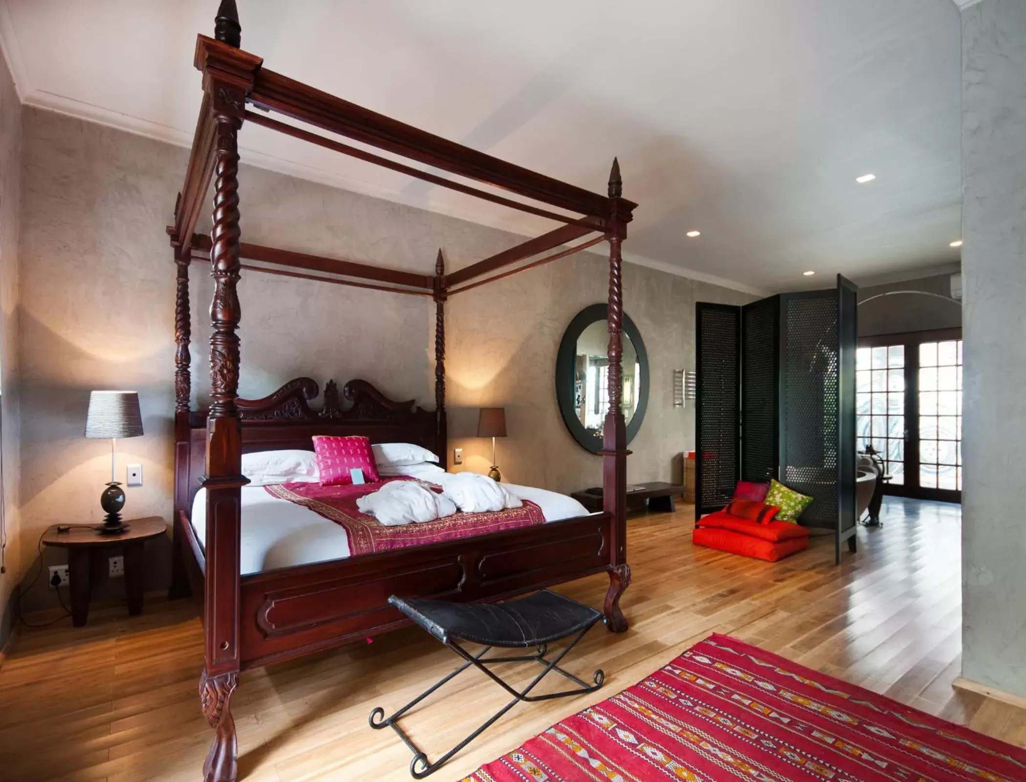 Bedroom, Bed in Singa Lodge - Lion Roars Hotels & Lodges