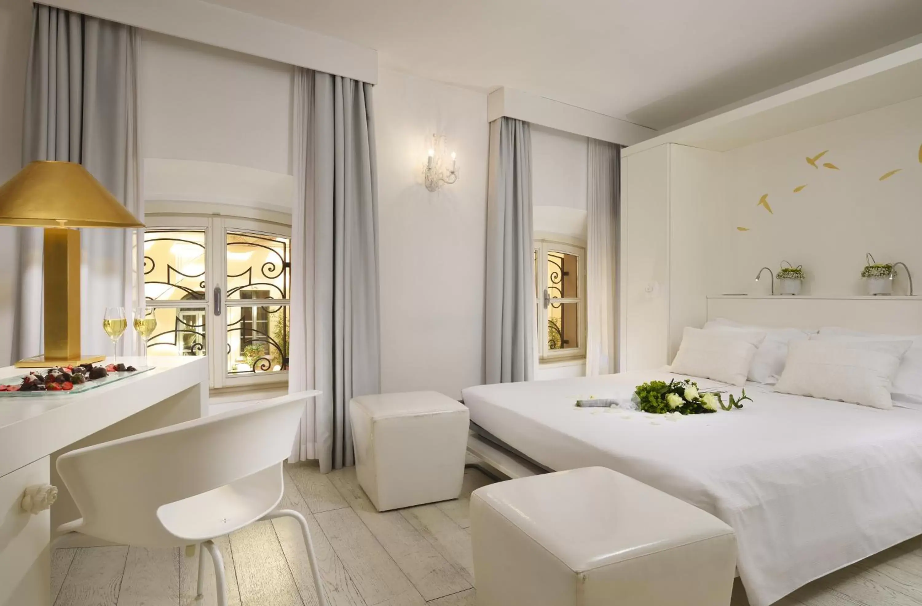 Queen Suite with Sofa Bed in Best Western Villa Appiani