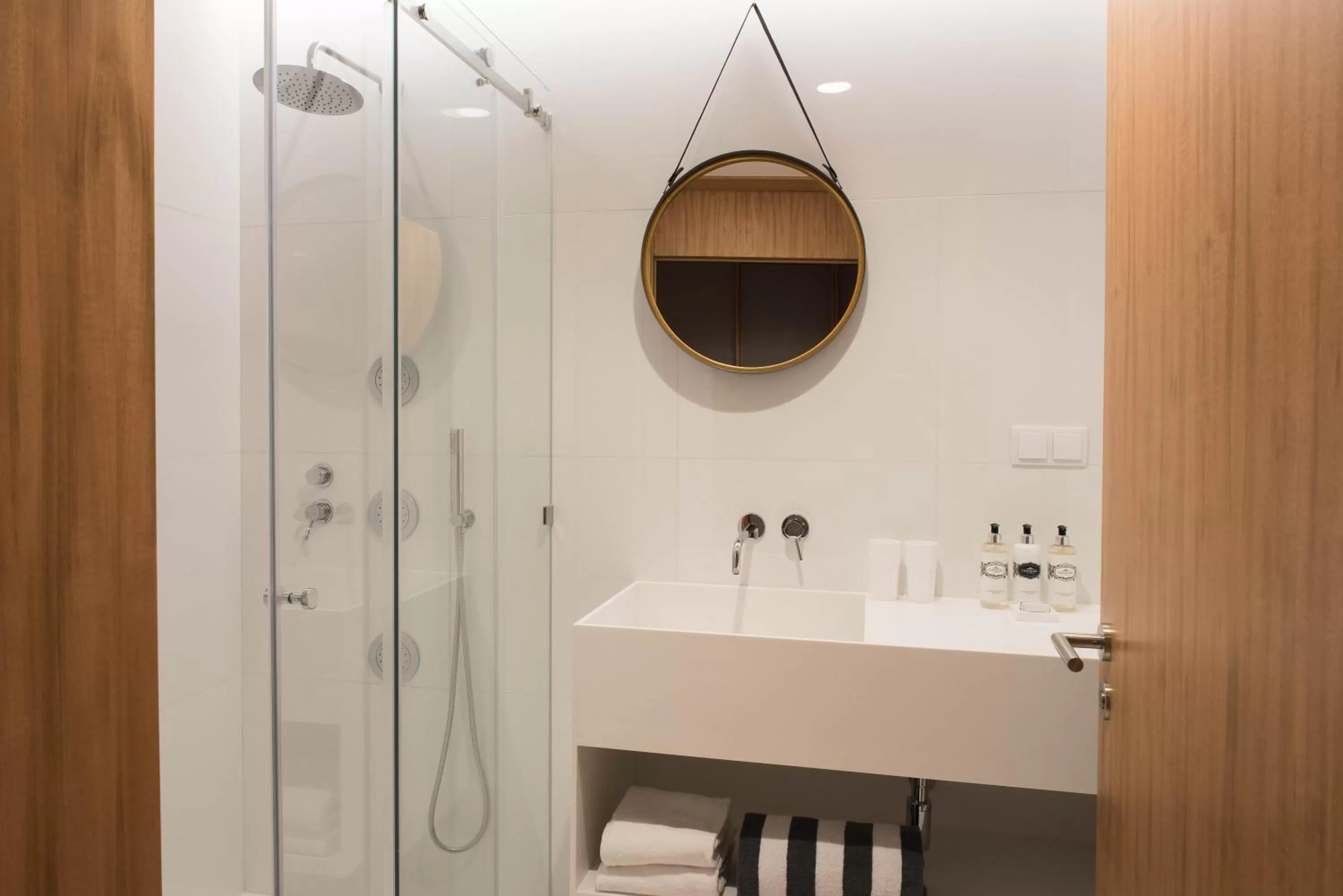 Shower in Aroeira Lisbon Hotel - Sea & Golf