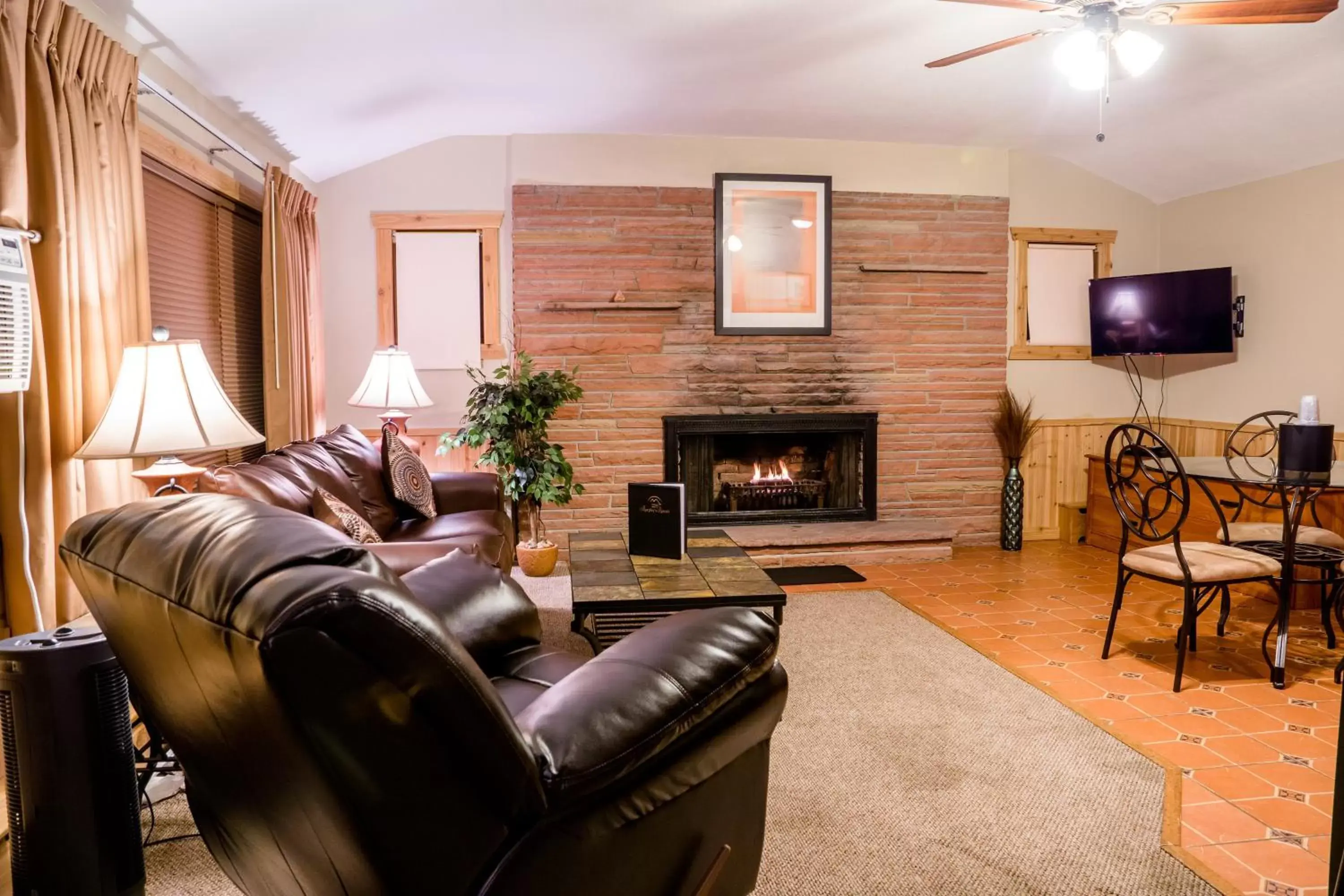 Living room, Seating Area in Murphy's Resort