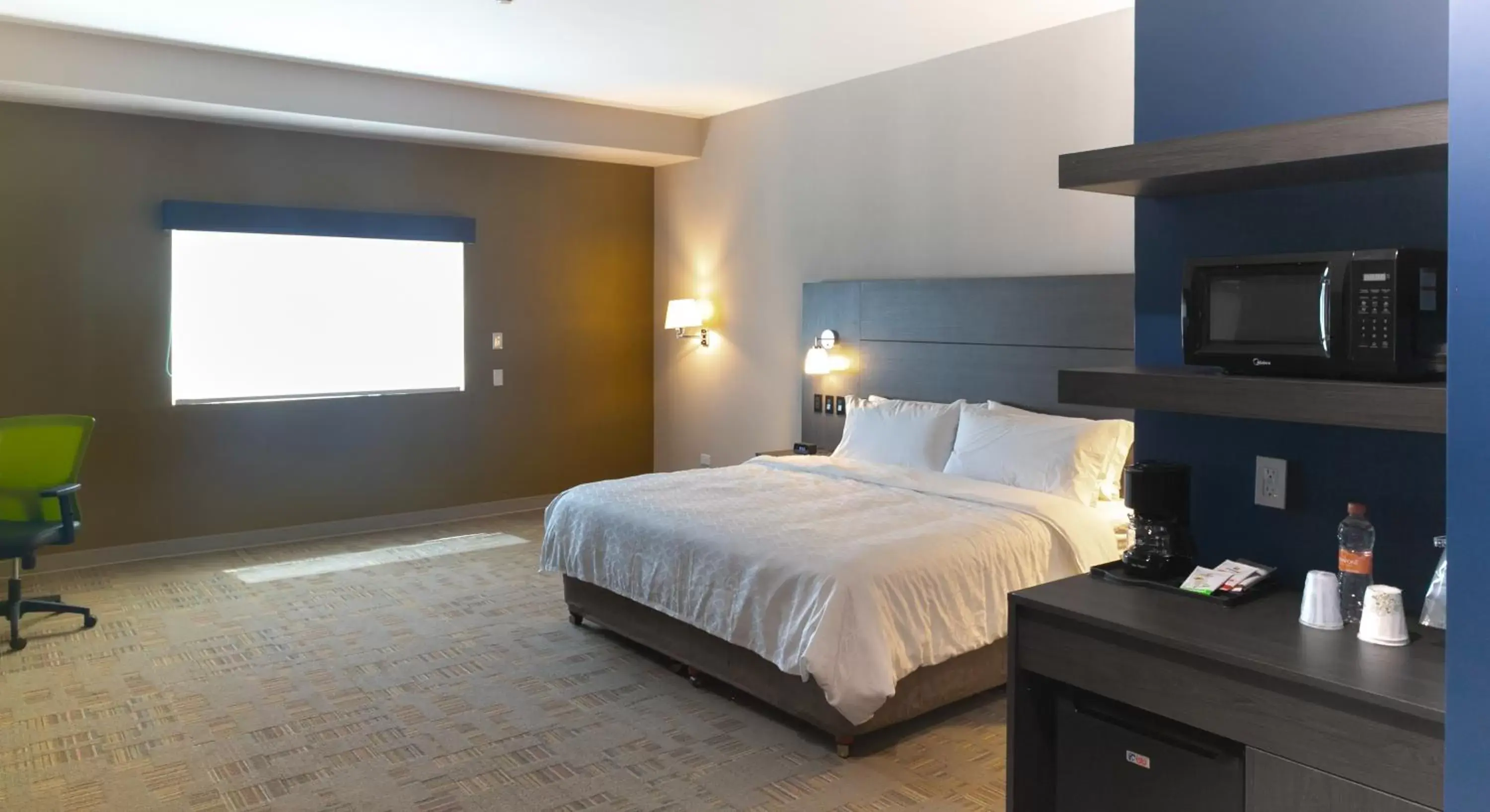 Bedroom, Bed in Holiday Inn Express & Suites - Tijuana Otay, an IHG Hotel