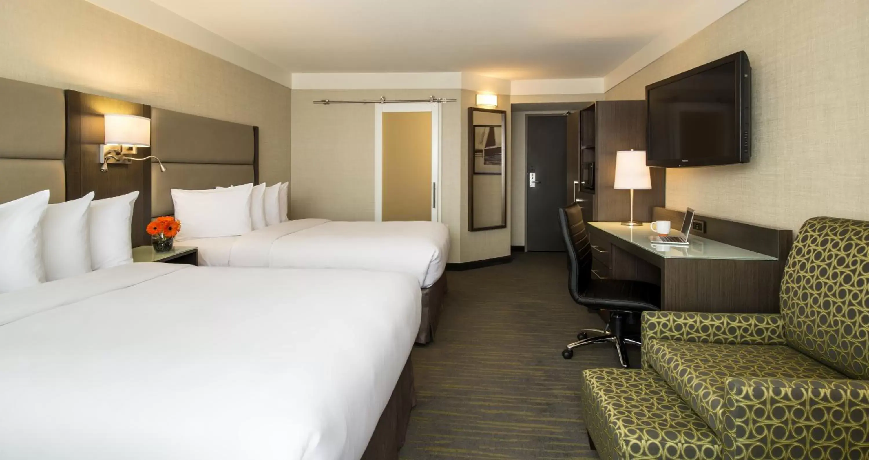 Bed in Saskatoon Inn & Conference Centre Bed in Saskatoon Inn & Conference Centre