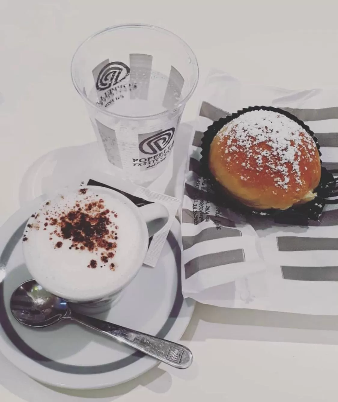 Breakfast in Cristal Home