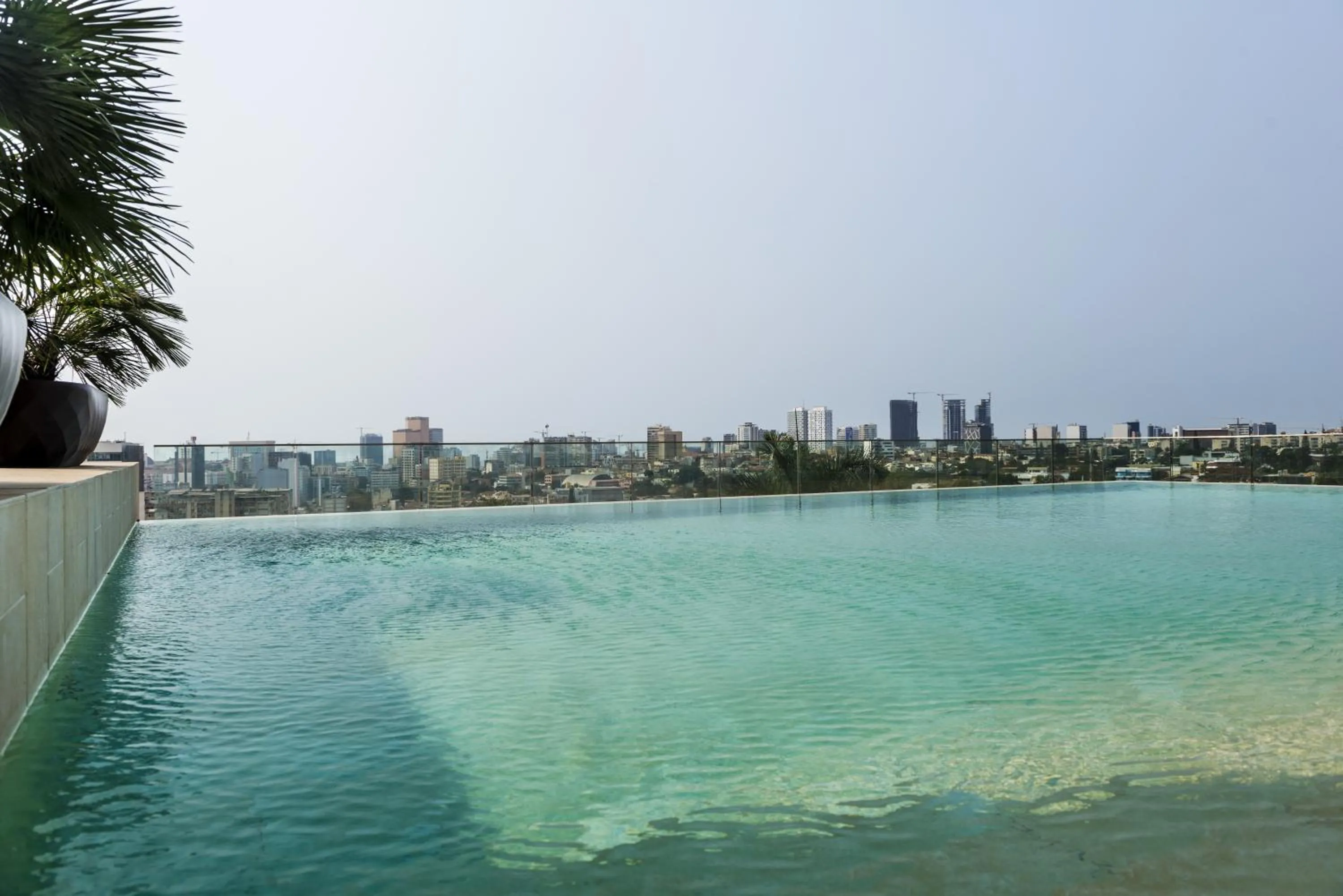 Swimming pool in Hotel Alvalade