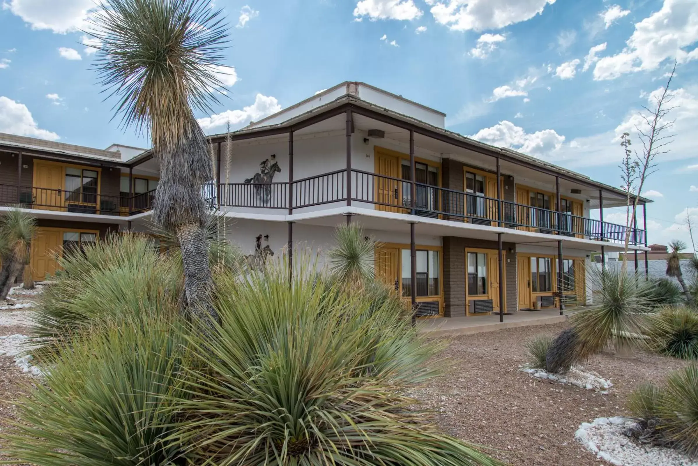 Property Building in Landmark Lookout Lodge