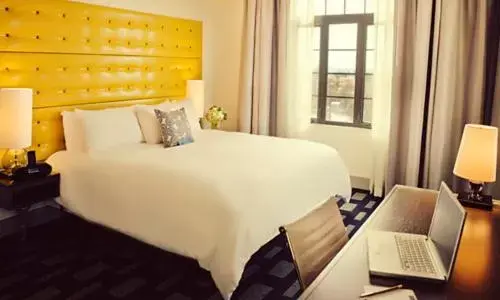 Bed in Padre Hotel