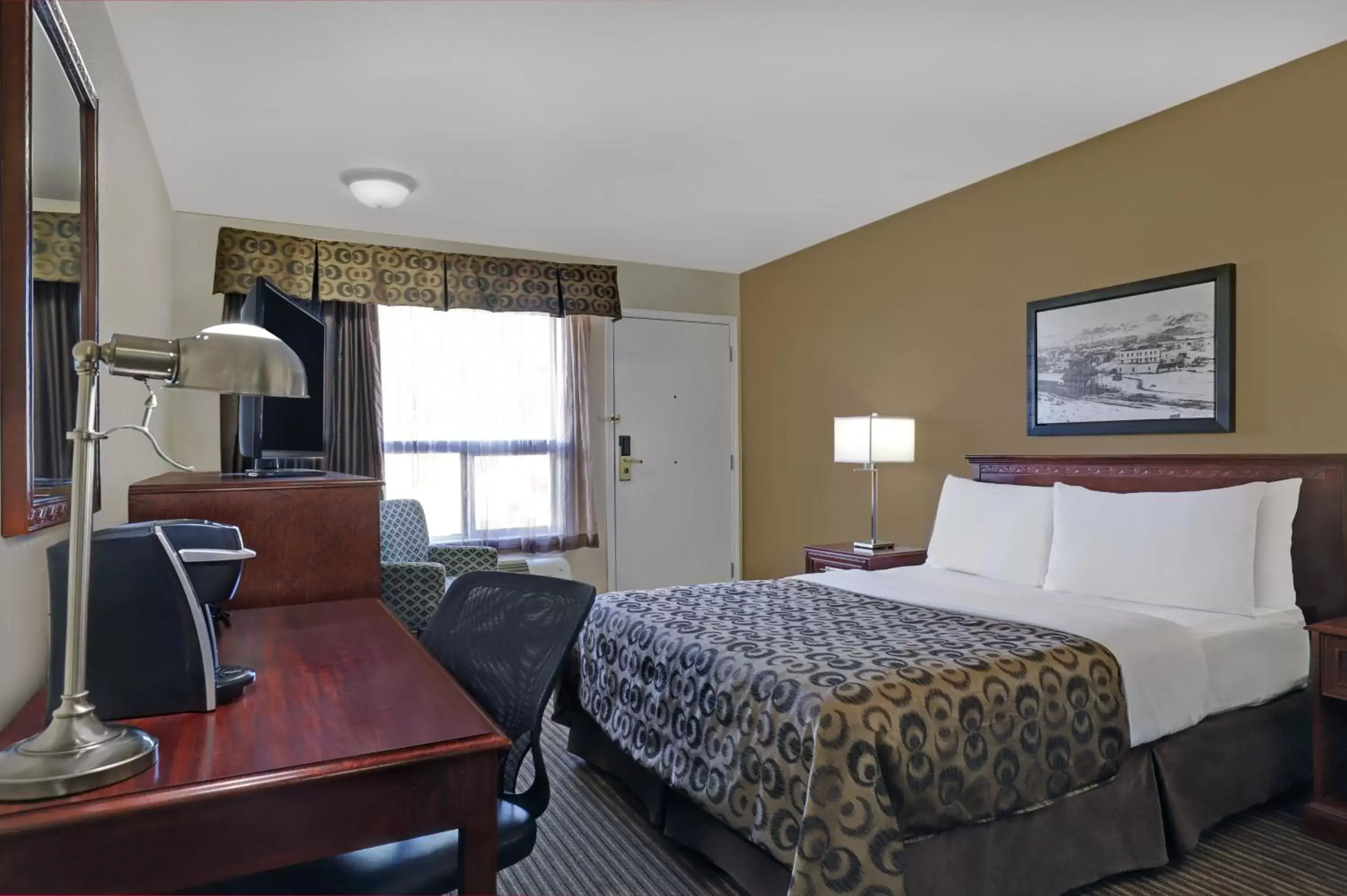 Bedroom in SureStay Plus Hotel by Best Western Drumheller