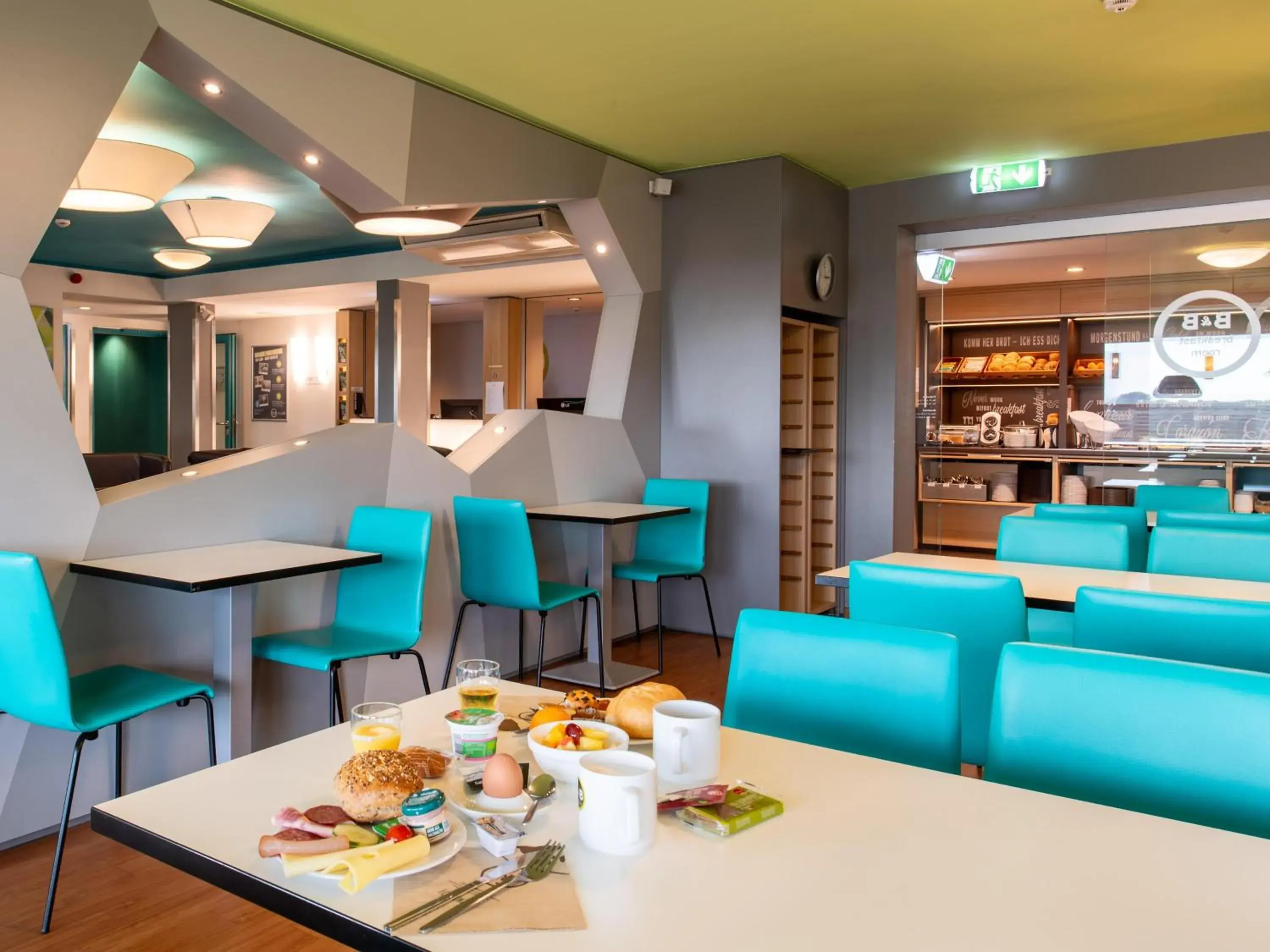 Restaurant/Places to Eat in B&B Hotel Erlangen