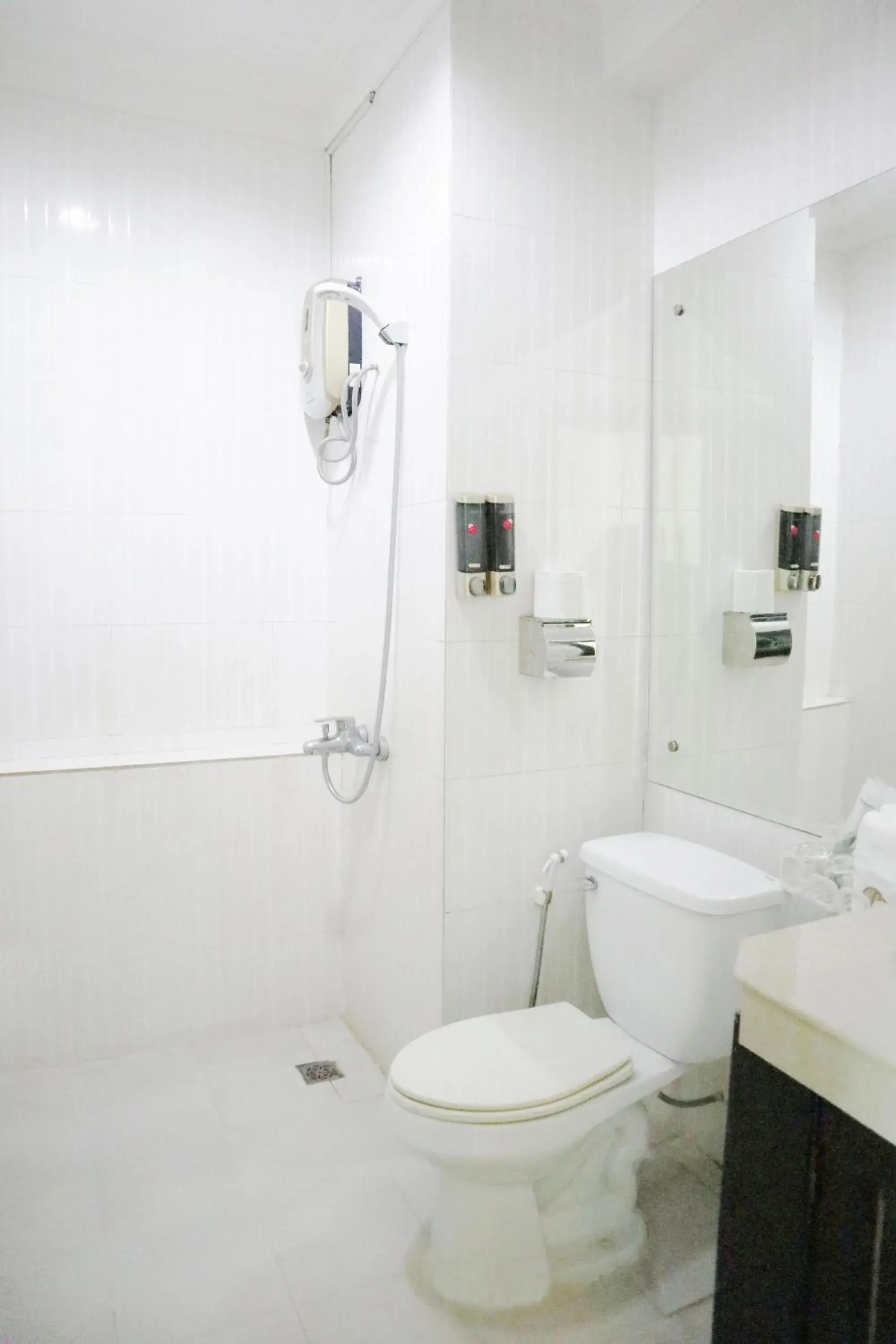 Shower, Bathroom in A1 Hotel (Aite-1)